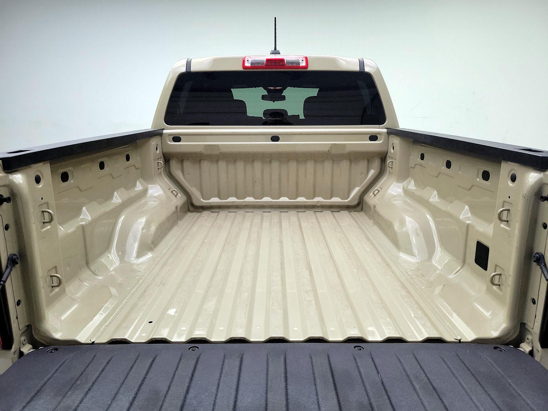 Thumbnail: 2023 Chevrolet Colorado - 19