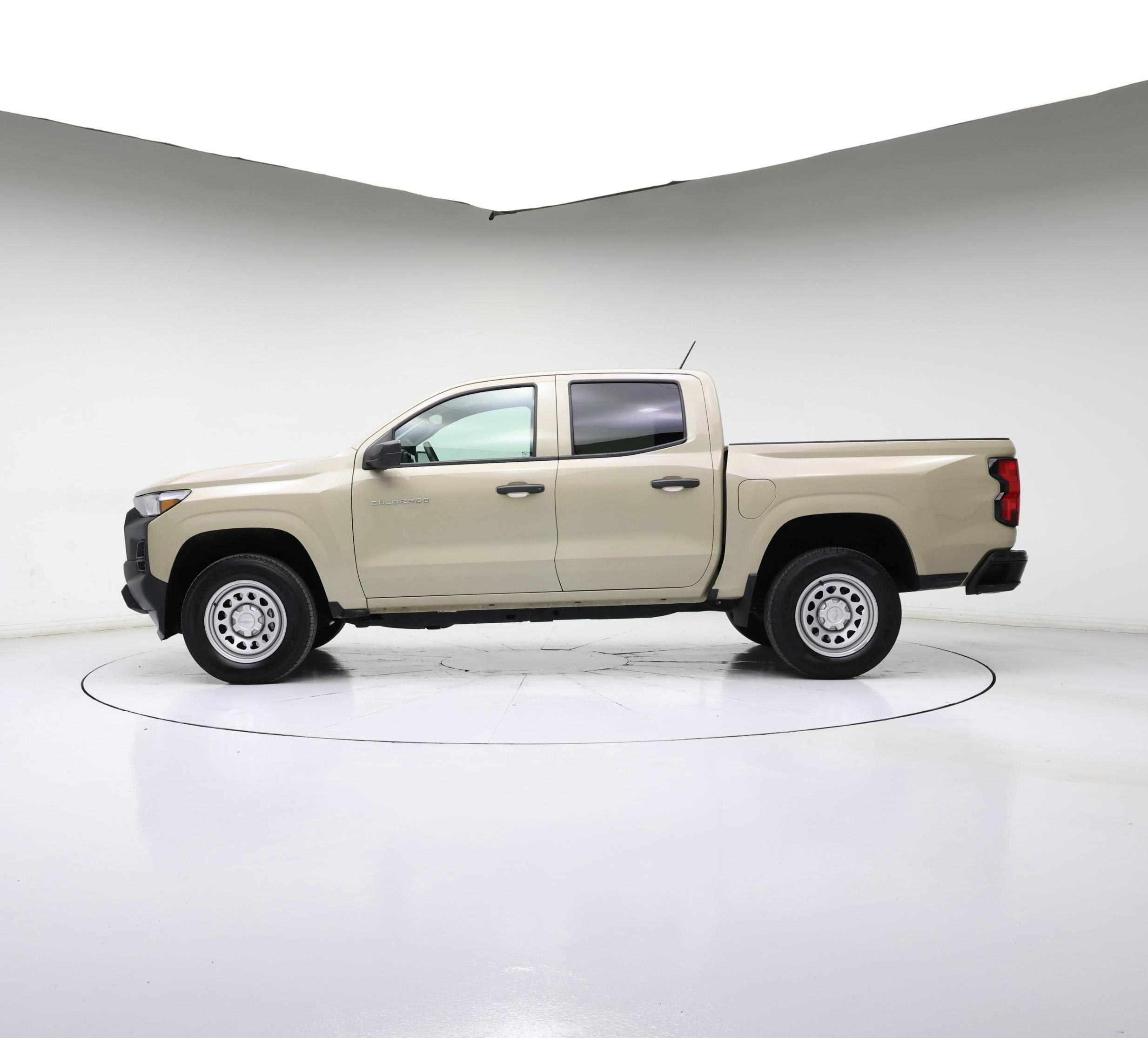 Thumbnail: 2023 Chevrolet Colorado - 3