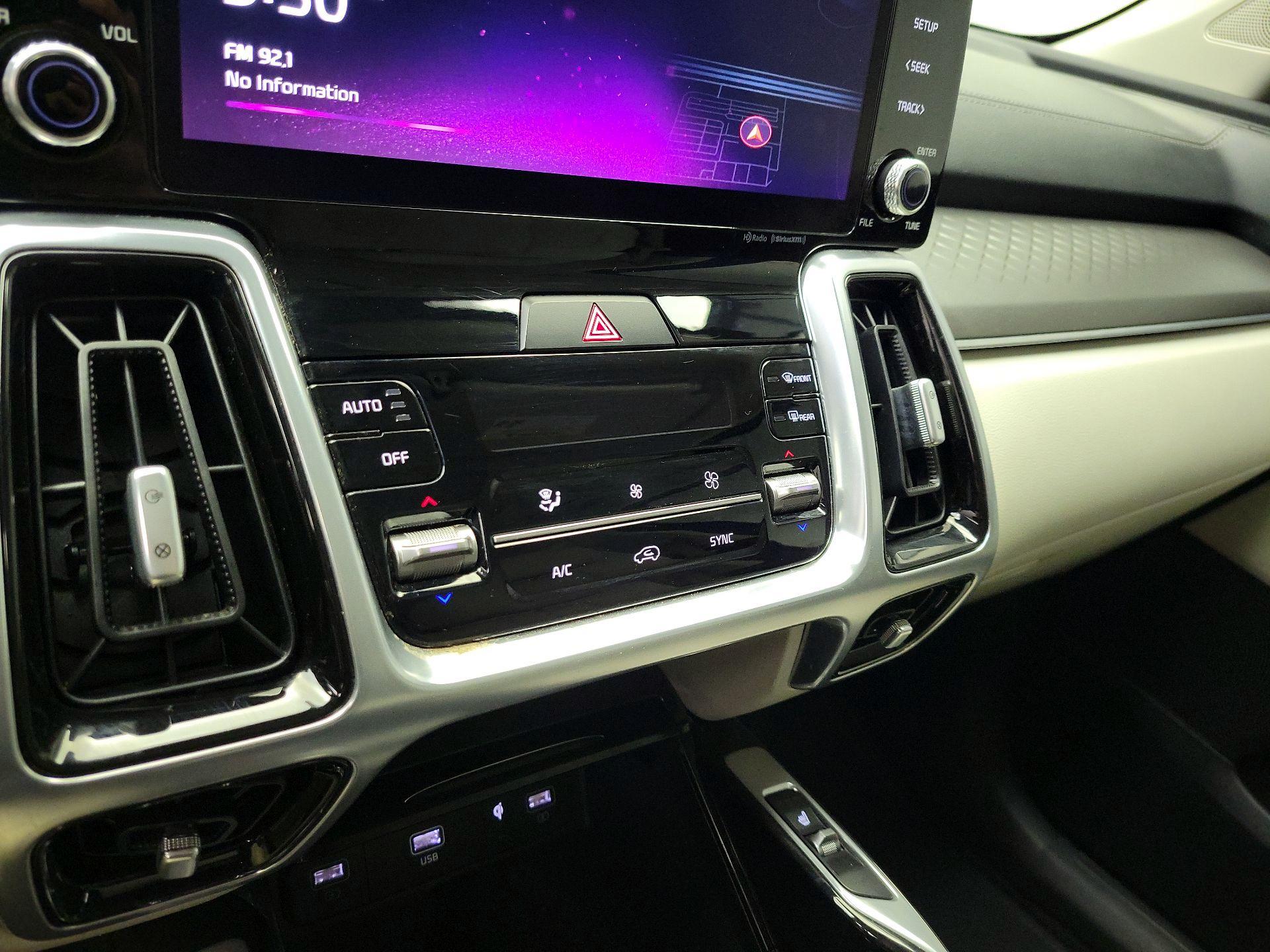 Thumbnail: 2023 Kia Sorento - 16