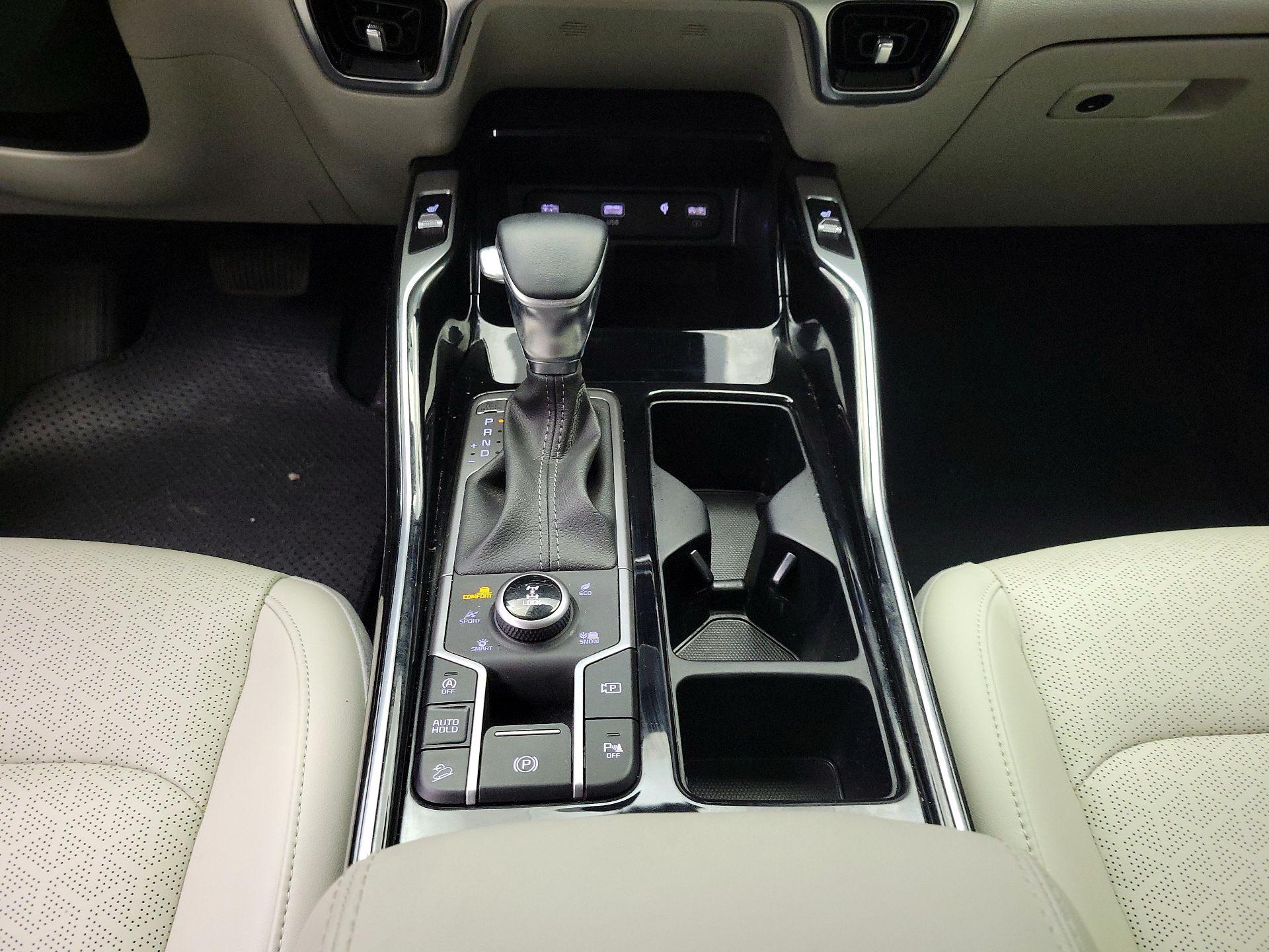 Thumbnail: 2023 Kia Sorento - 17