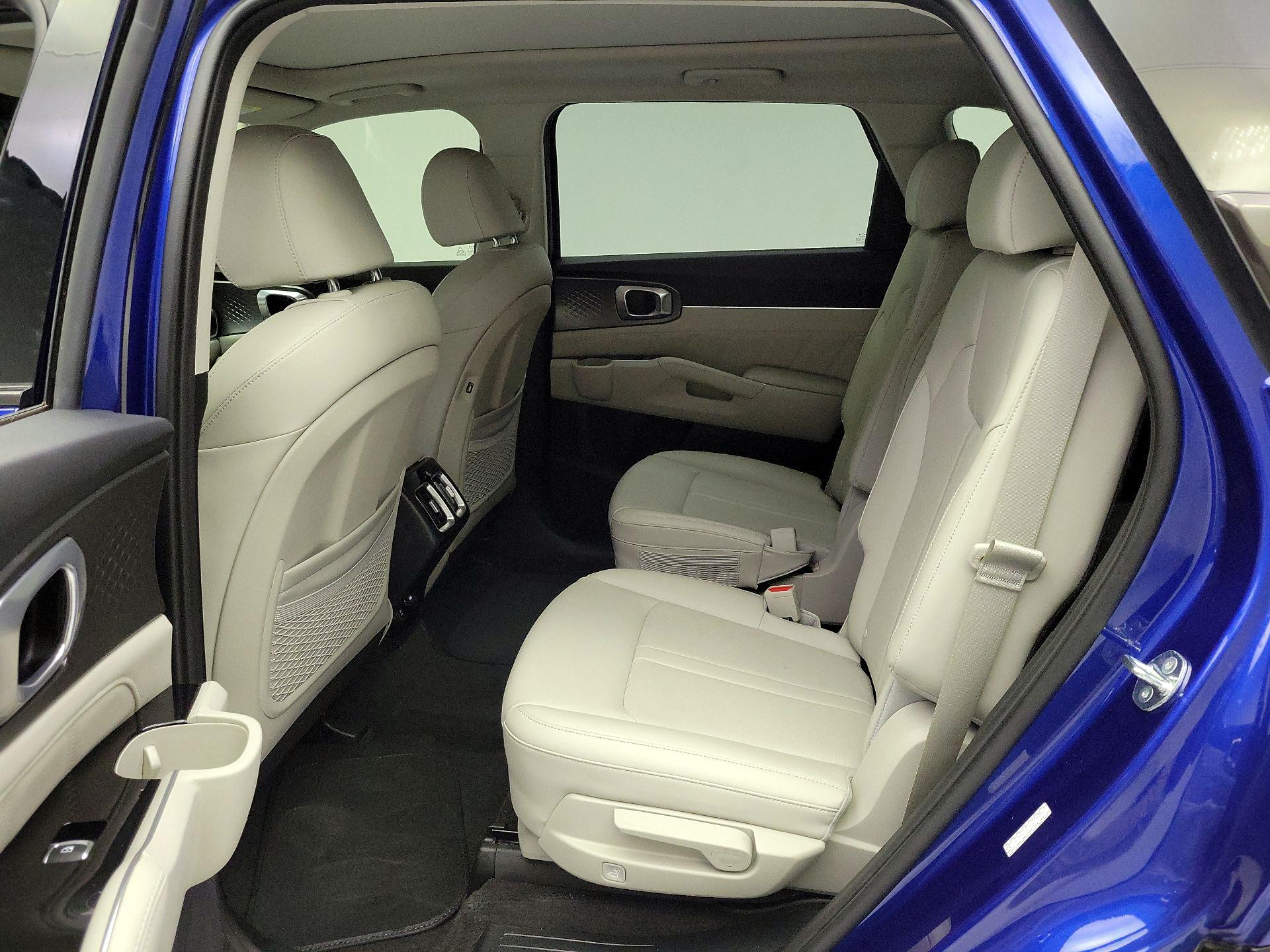 Thumbnail: 2023 Kia Sorento - 20