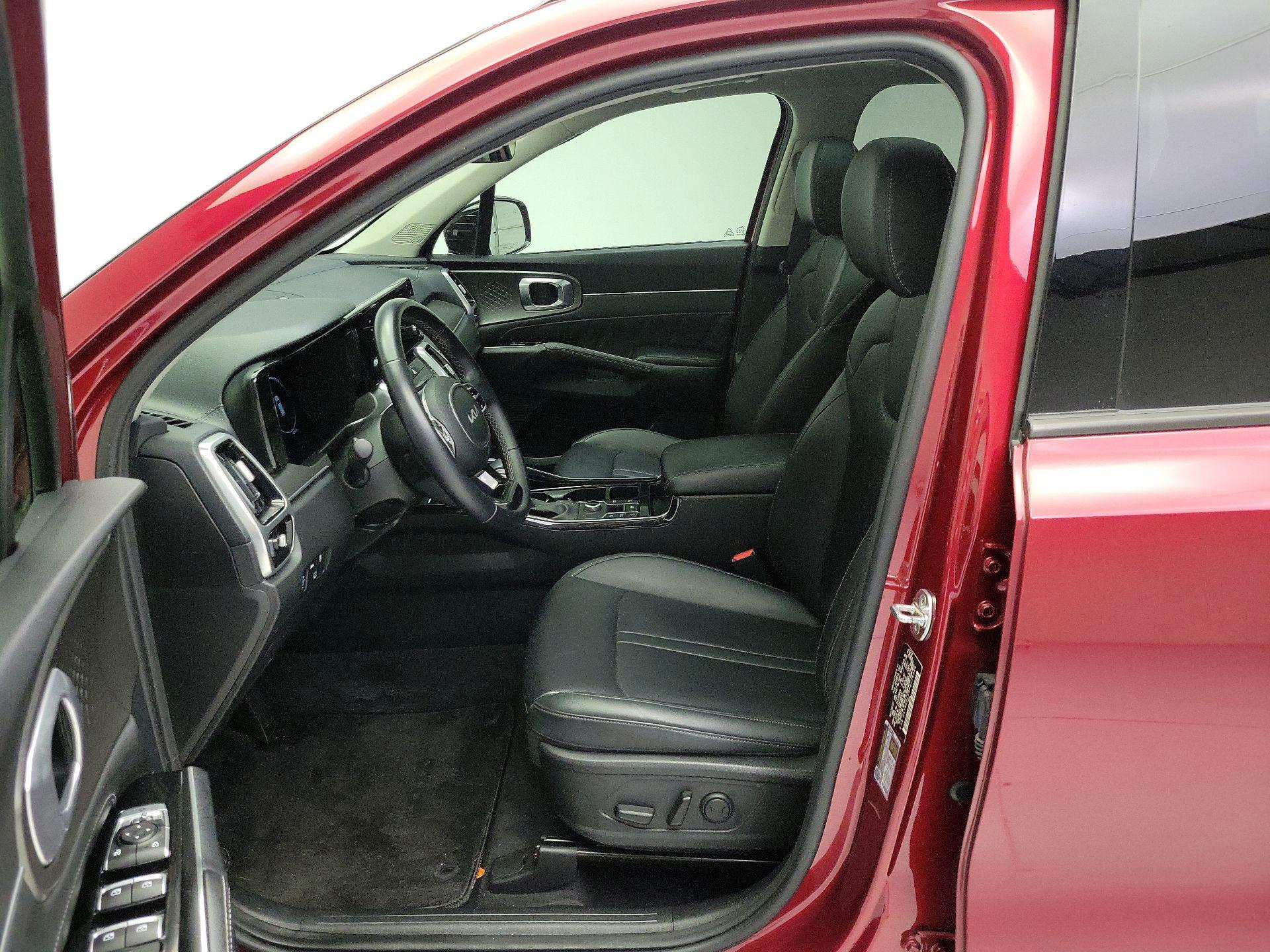 Thumbnail: 2023 Kia Sorento - 11