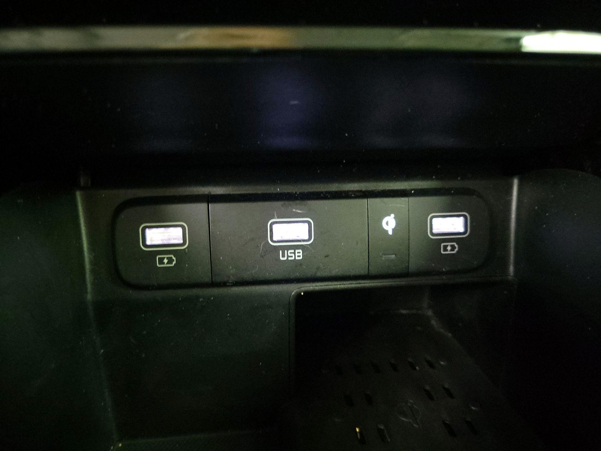 Thumbnail: 2023 Kia Sorento - 19