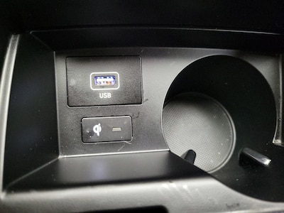 USB/AUX Ports
