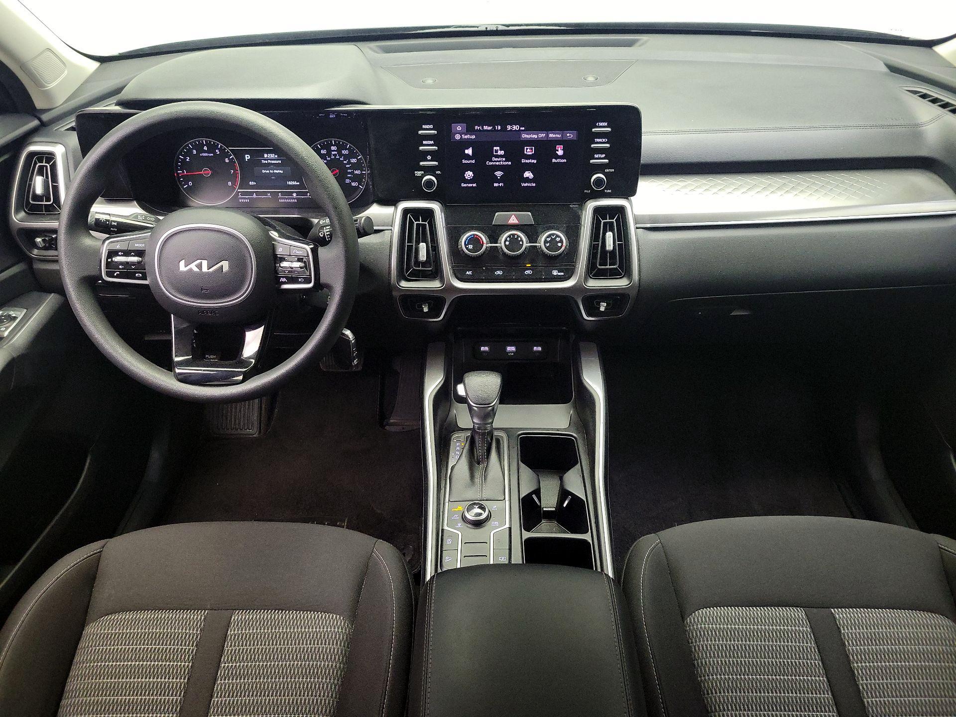 Thumbnail: 2023 Kia Sorento - 9