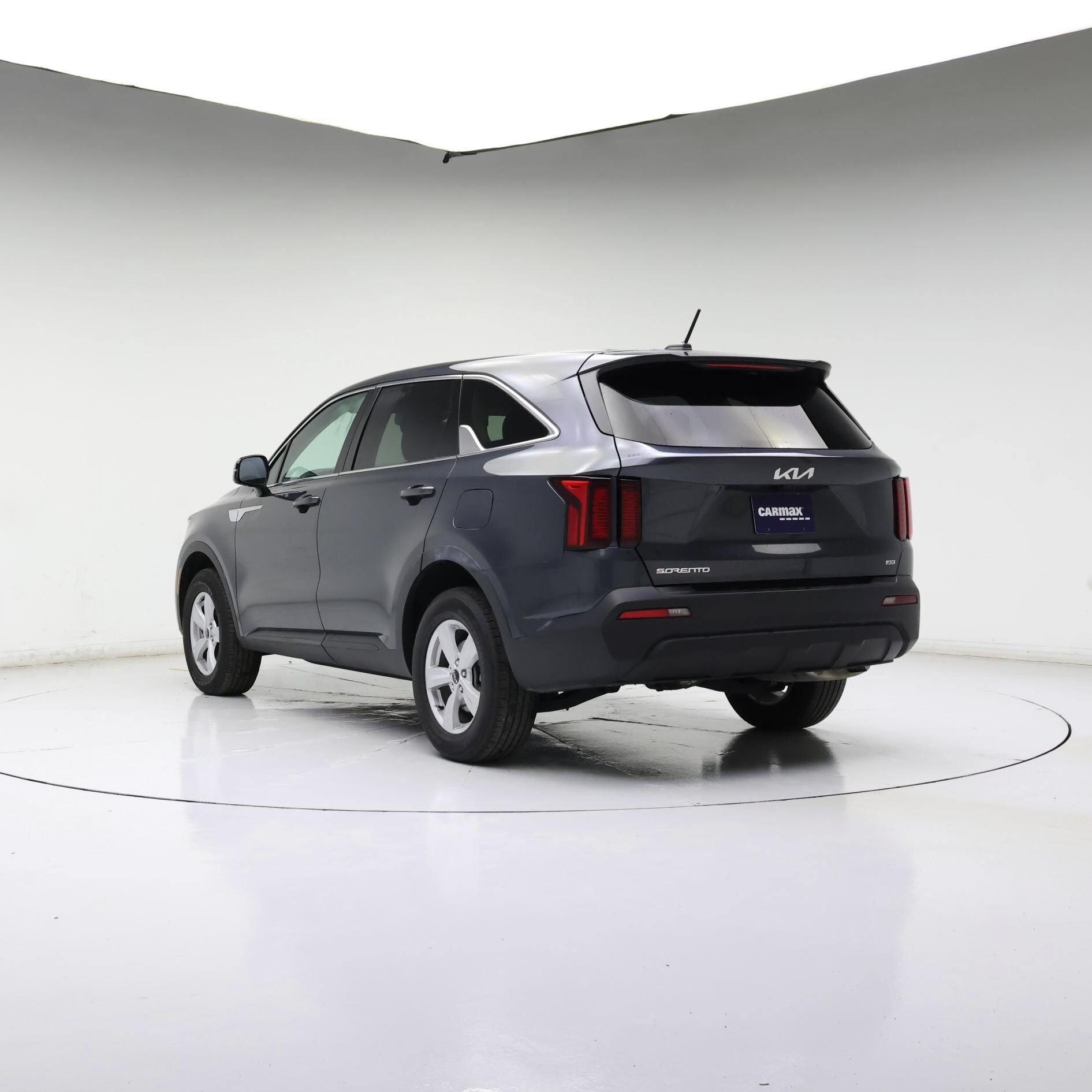 Thumbnail: 2023 Kia Sorento - 2