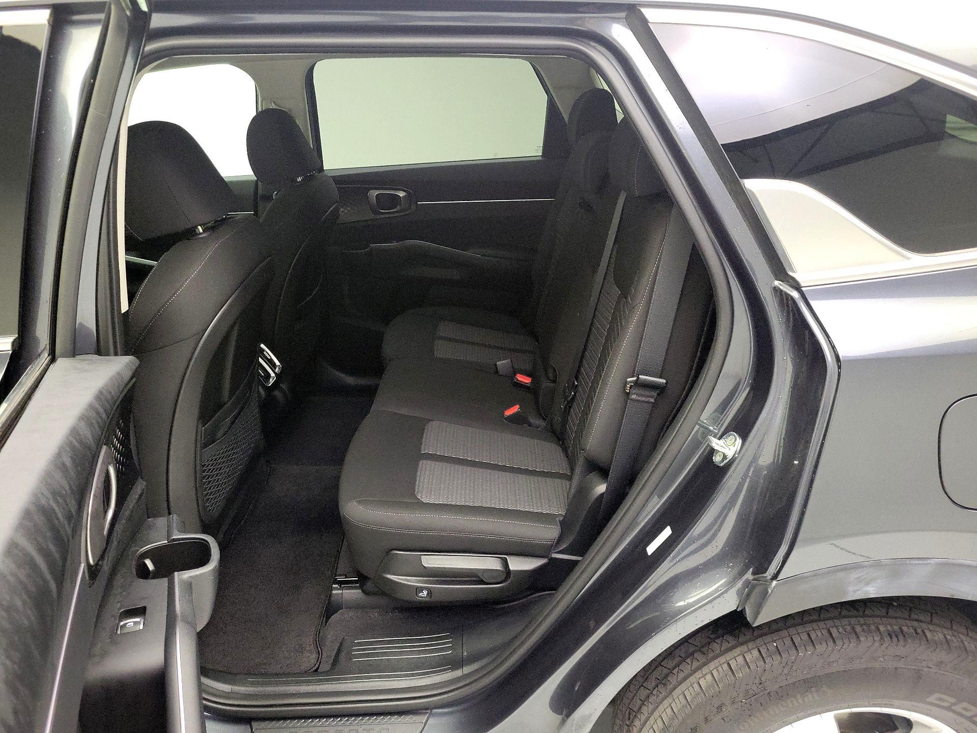 Thumbnail: 2023 Kia Sorento - 19