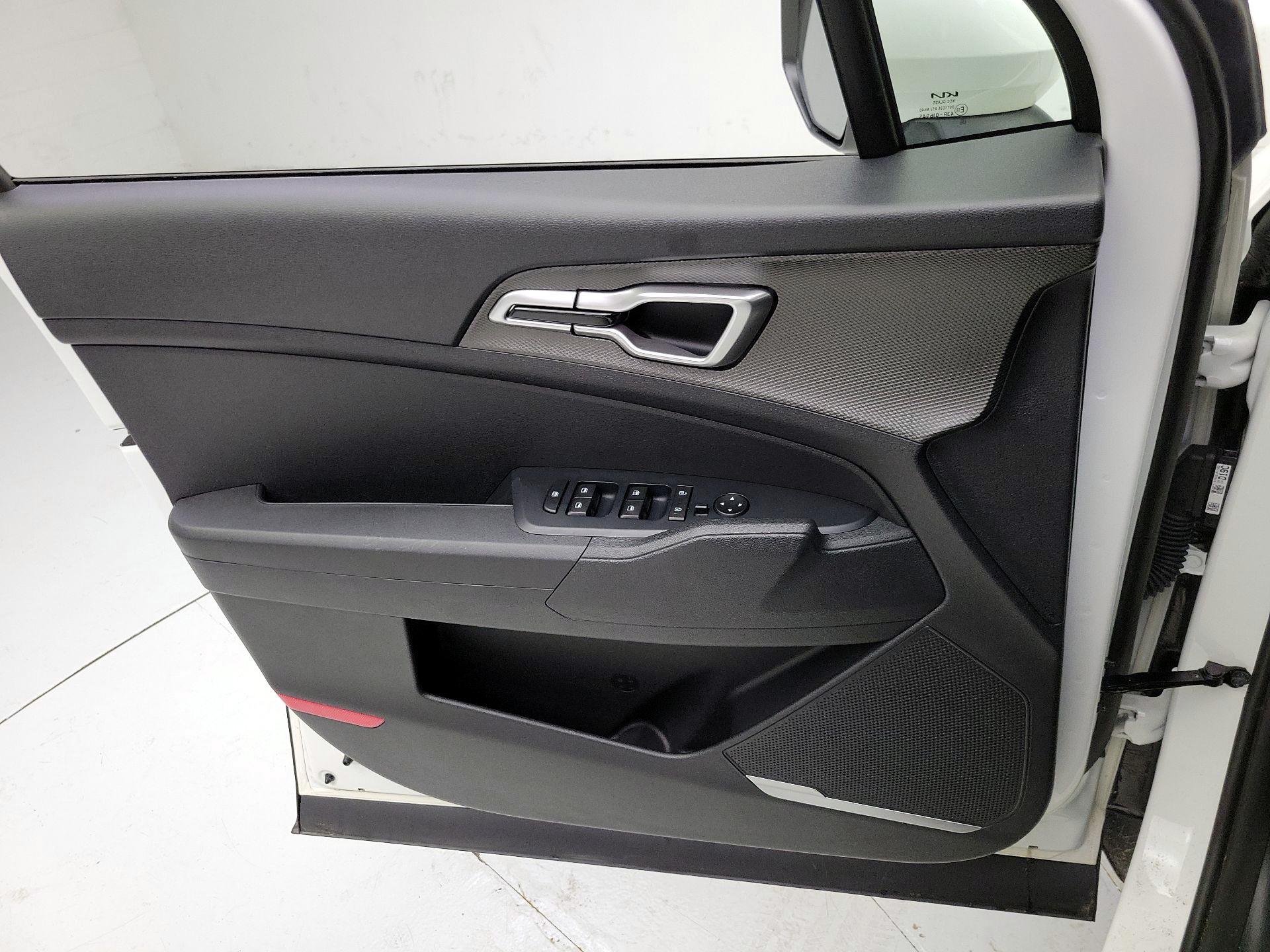 Thumbnail: 2025 Kia Sportage - 12