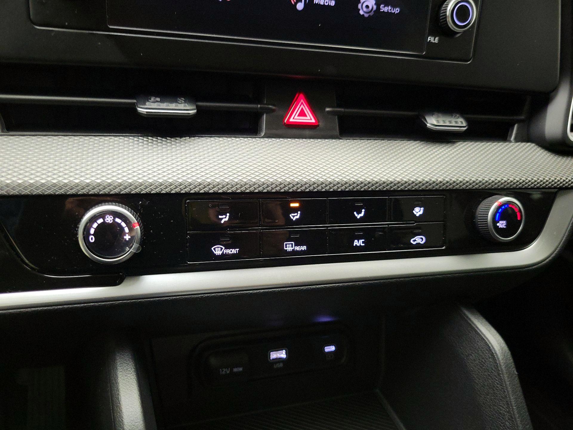 Thumbnail: 2025 Kia Sportage - 16