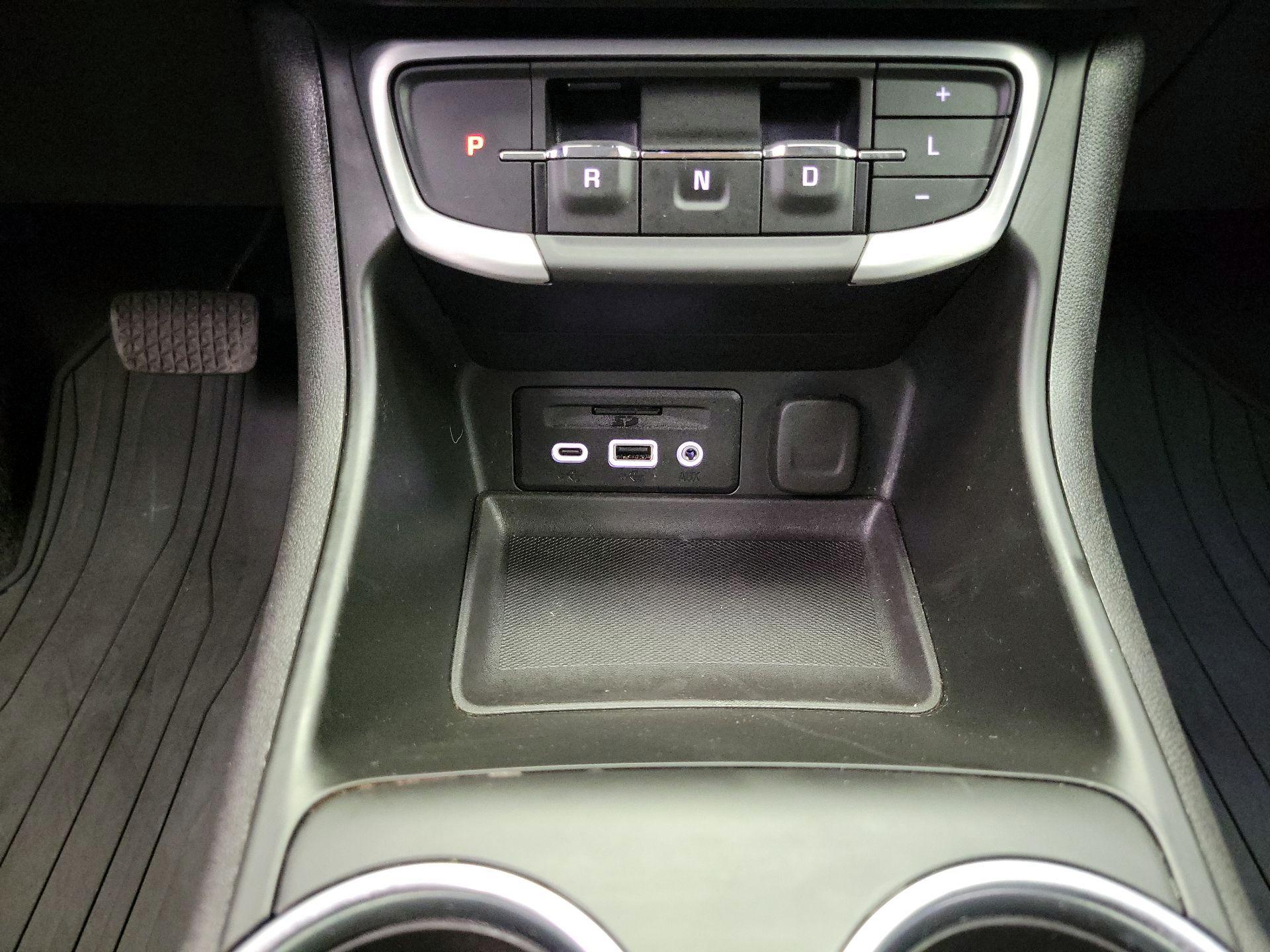 Thumbnail: 2022 GMC Terrain - 17