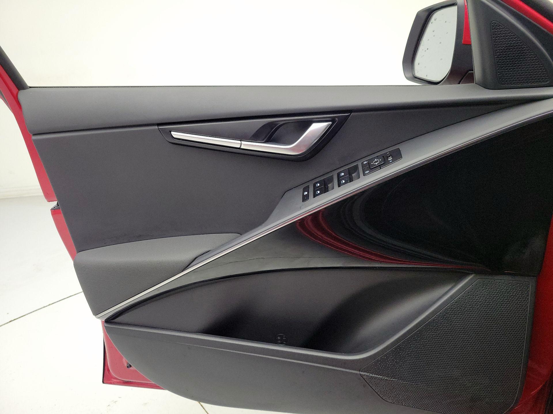 Thumbnail: 2024 Kia Niro - 12