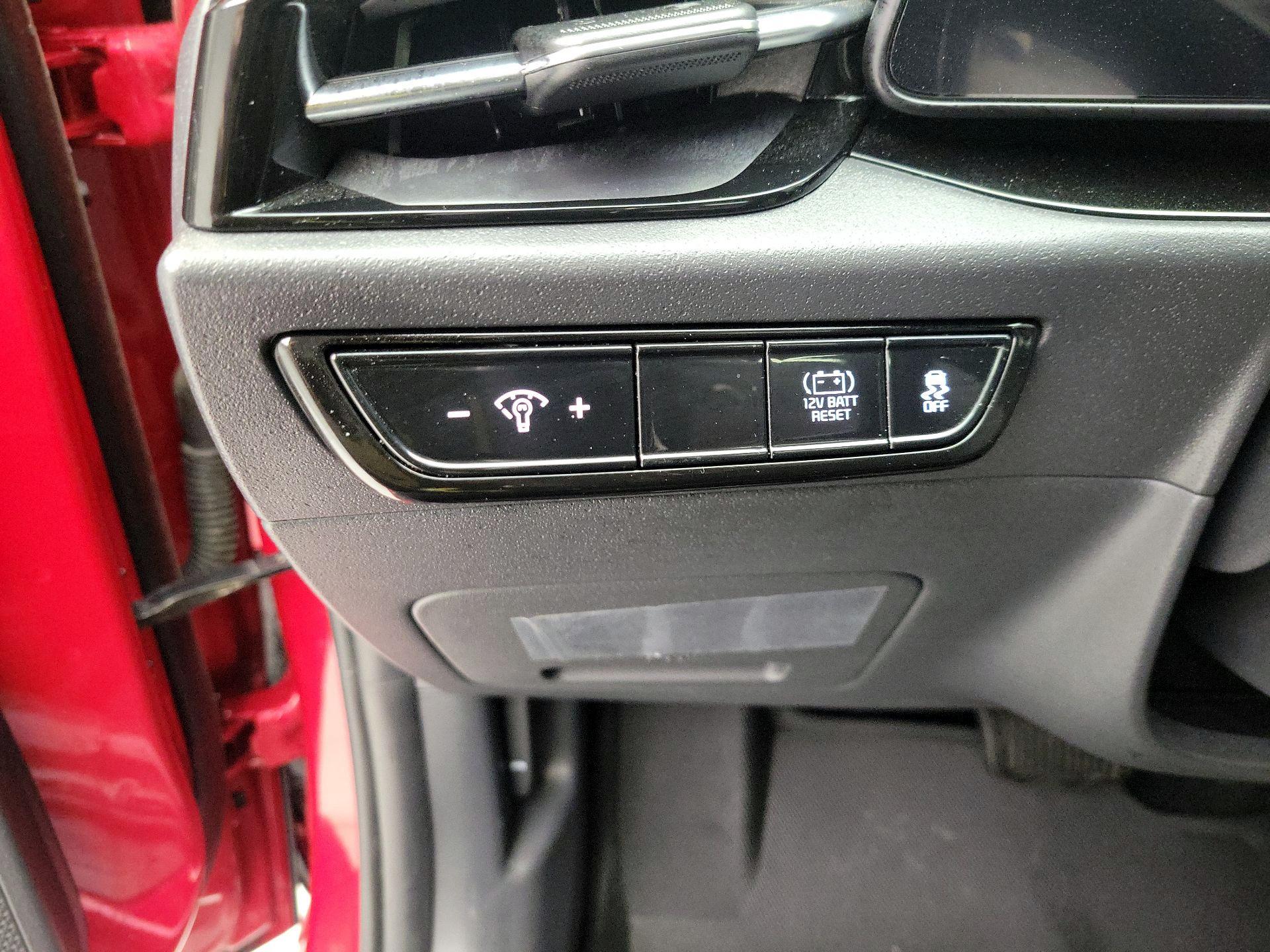 Thumbnail: 2024 Kia Niro - 13