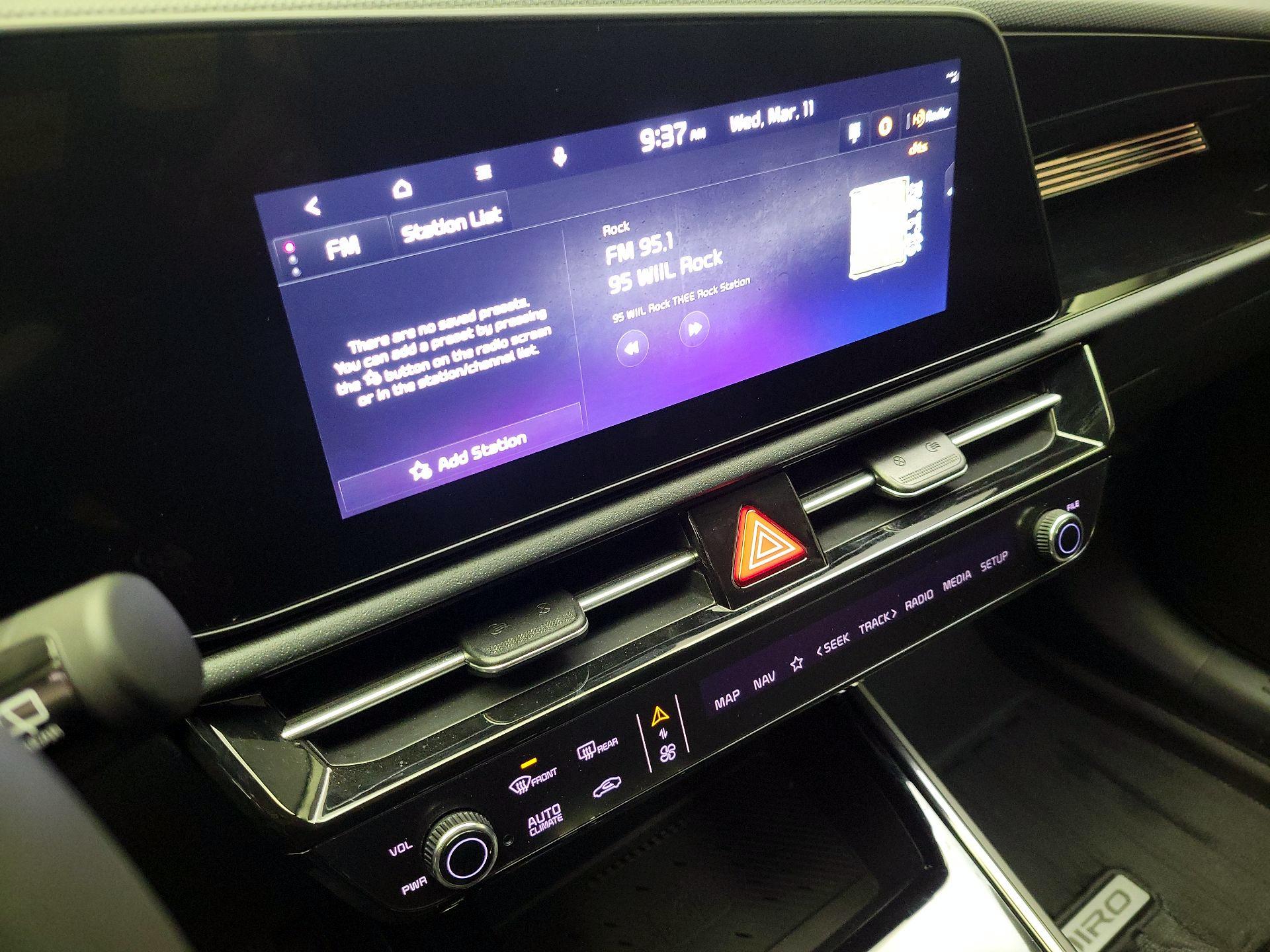 Thumbnail: 2024 Kia Niro - 16