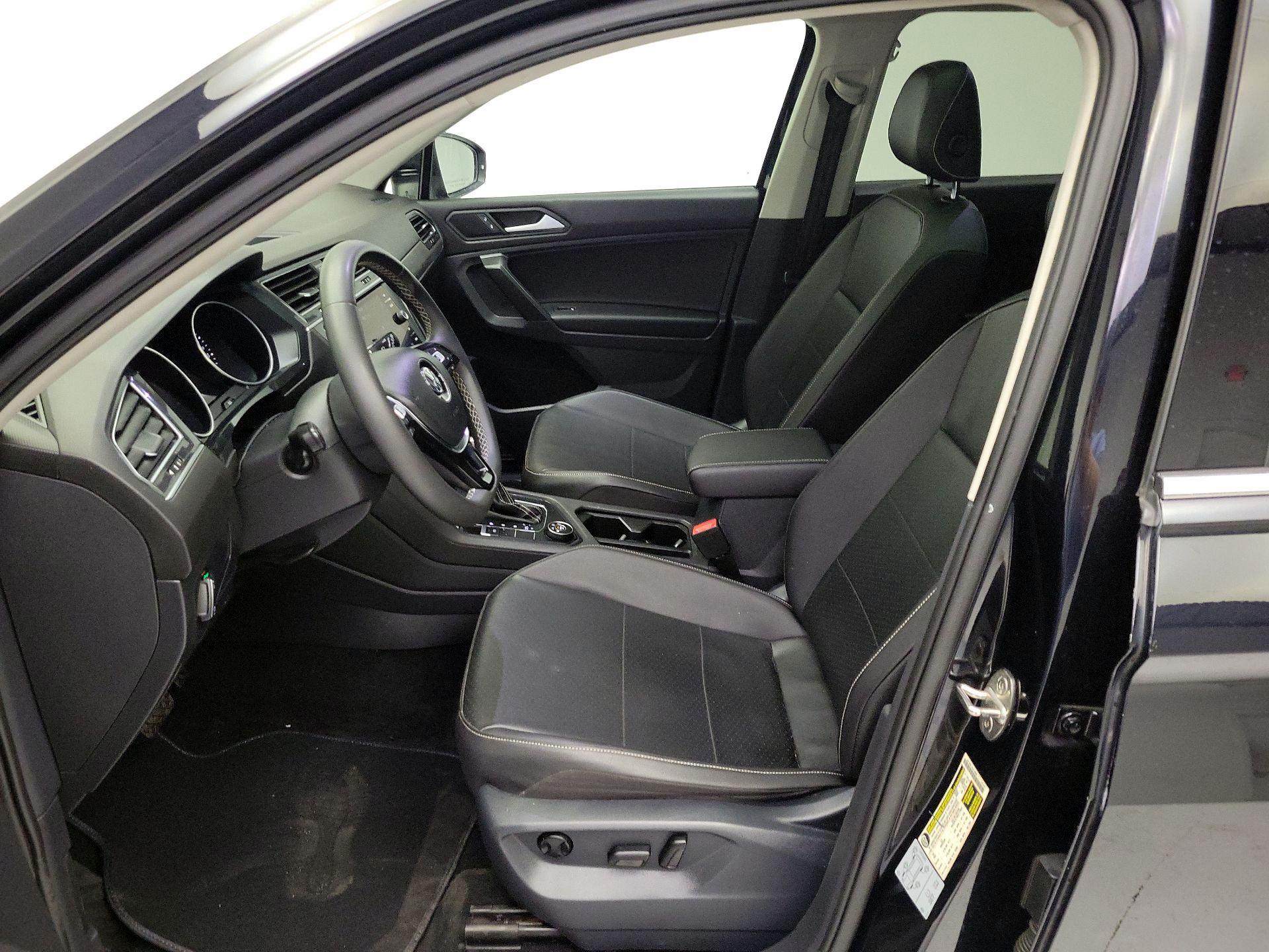 Thumbnail: 2021 Volkswagen Tiguan - 11