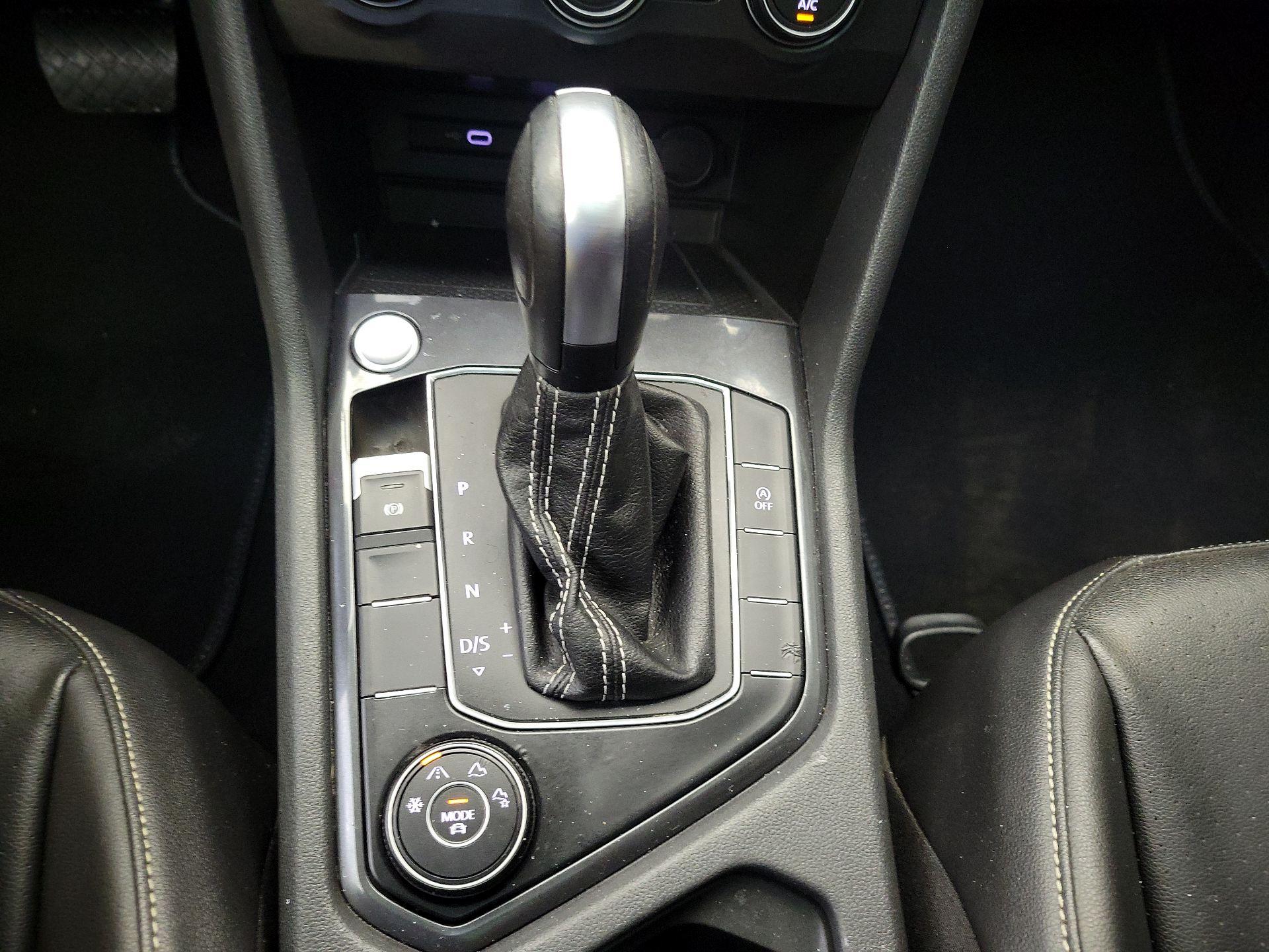 Thumbnail: 2021 Volkswagen Tiguan - 17