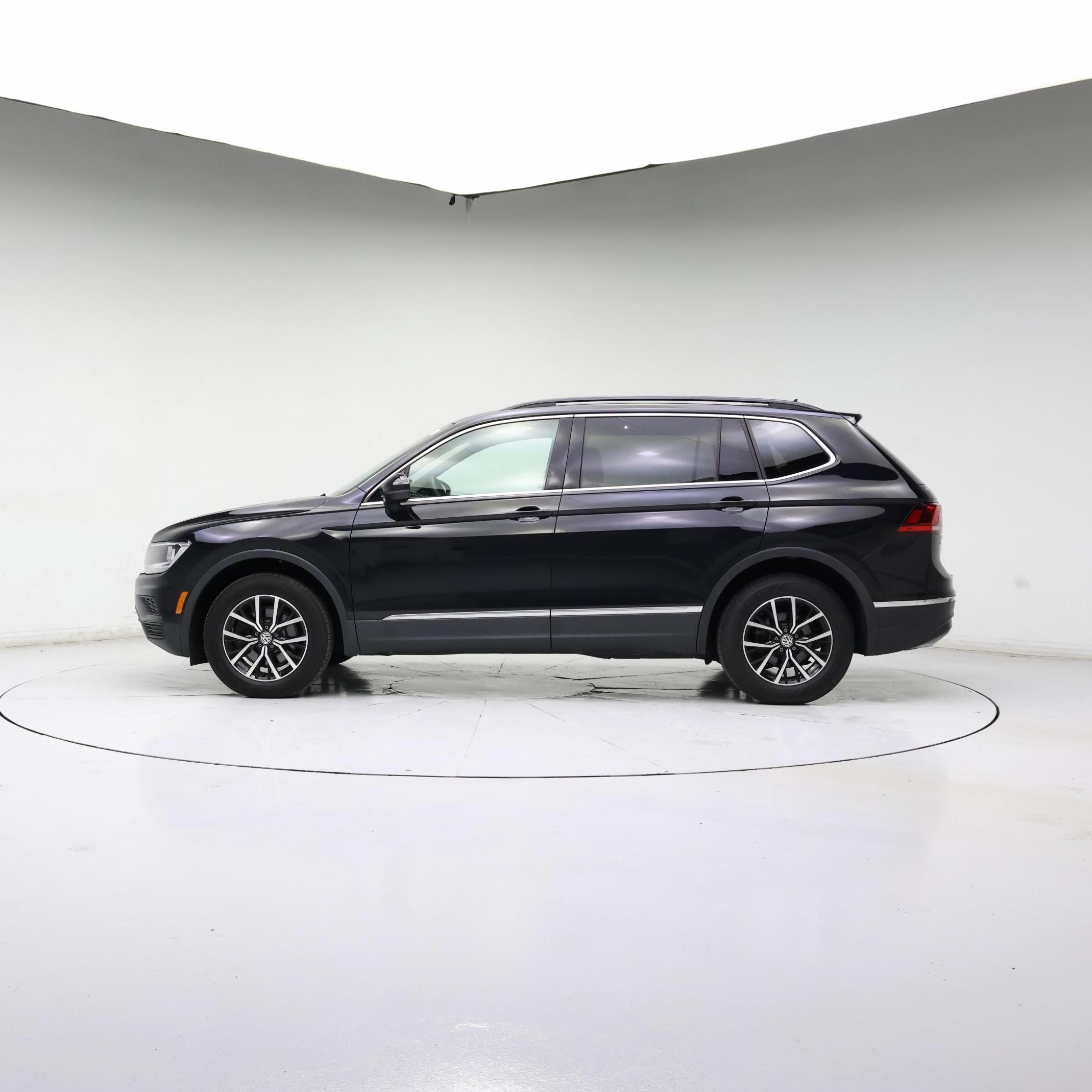 Thumbnail: 2021 Volkswagen Tiguan - 3