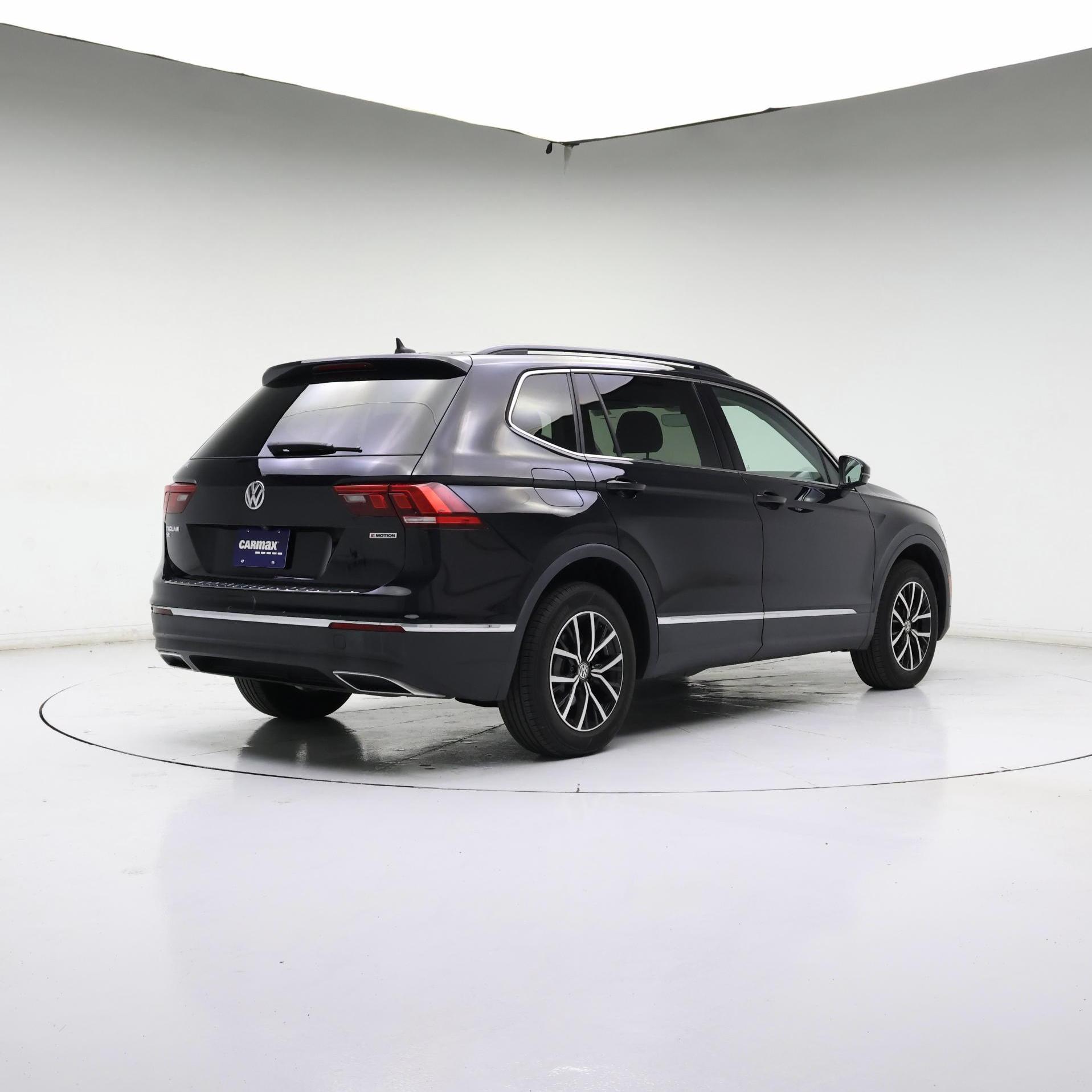 Thumbnail: 2021 Volkswagen Tiguan - 8