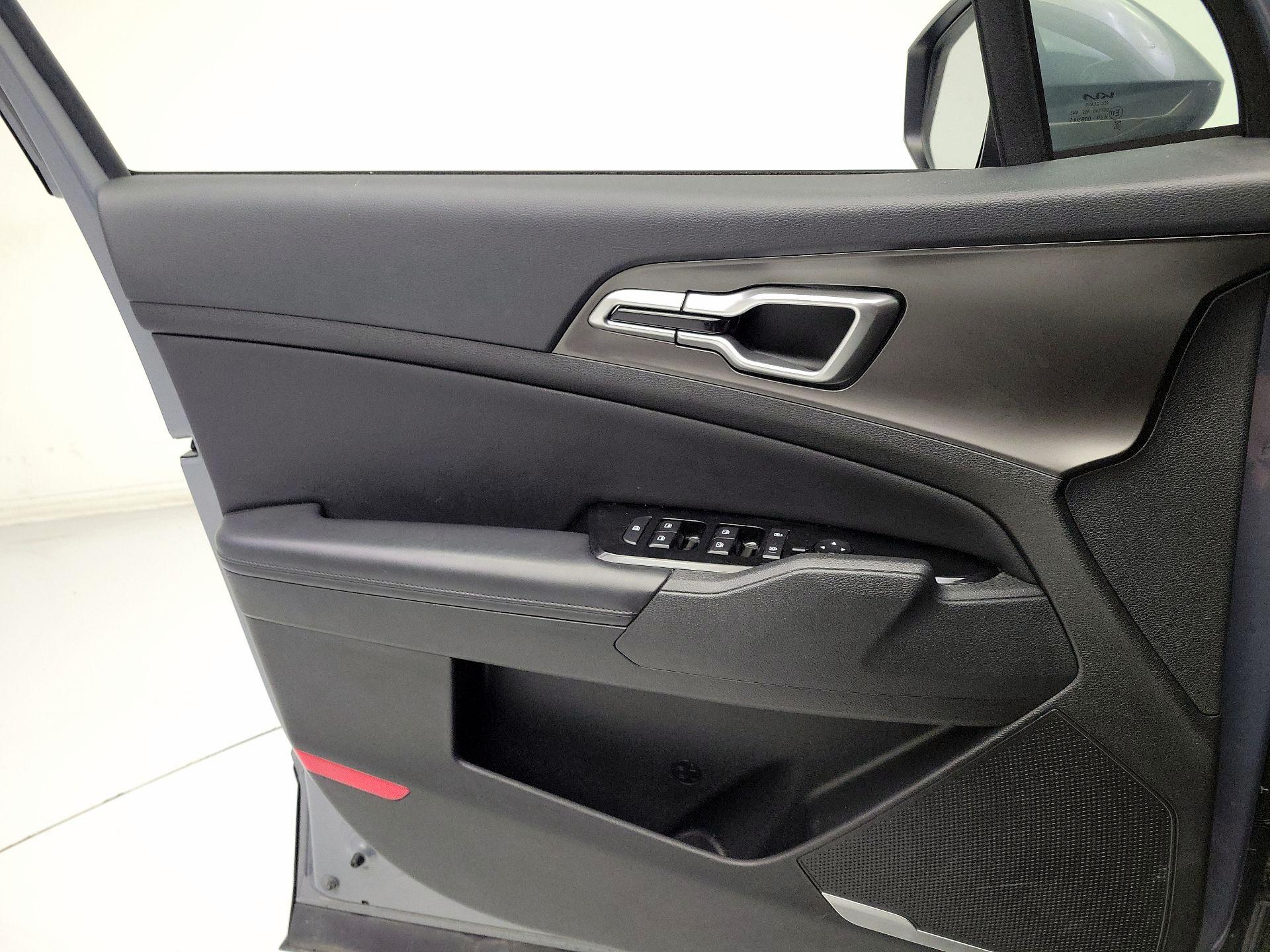 Thumbnail: 2023 Kia Sportage - 12