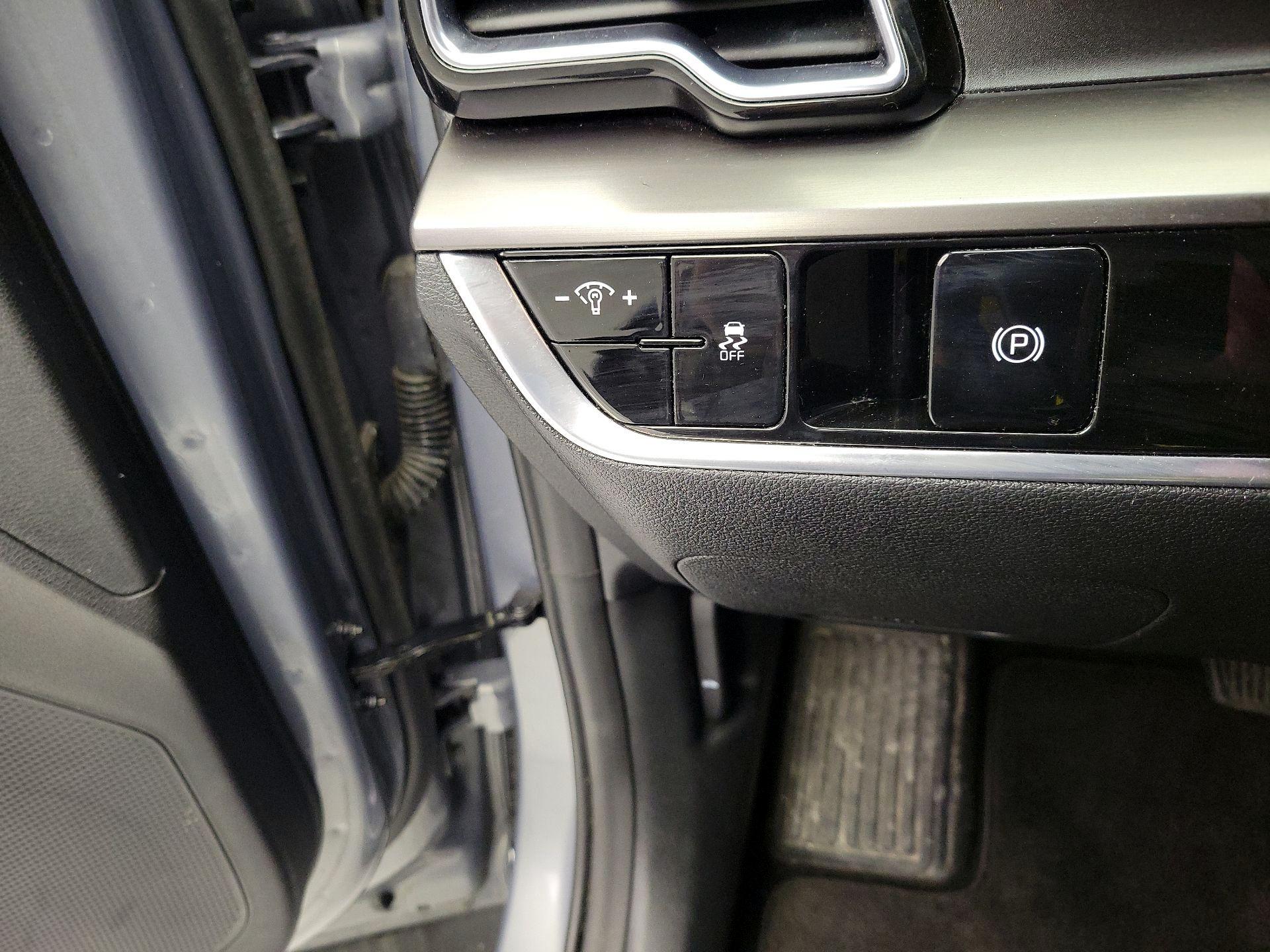 Thumbnail: 2023 Kia Sportage - 13