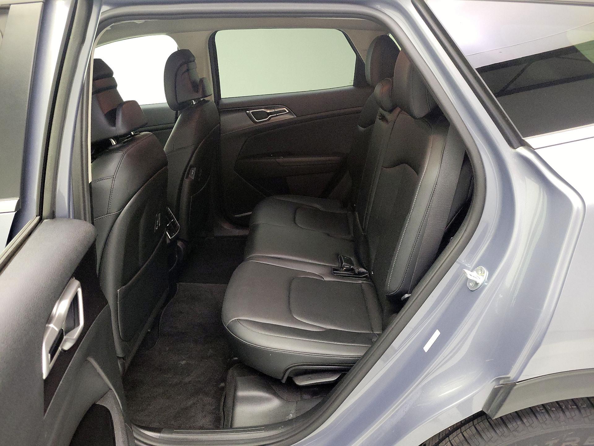 Thumbnail: 2023 Kia Sportage - 20