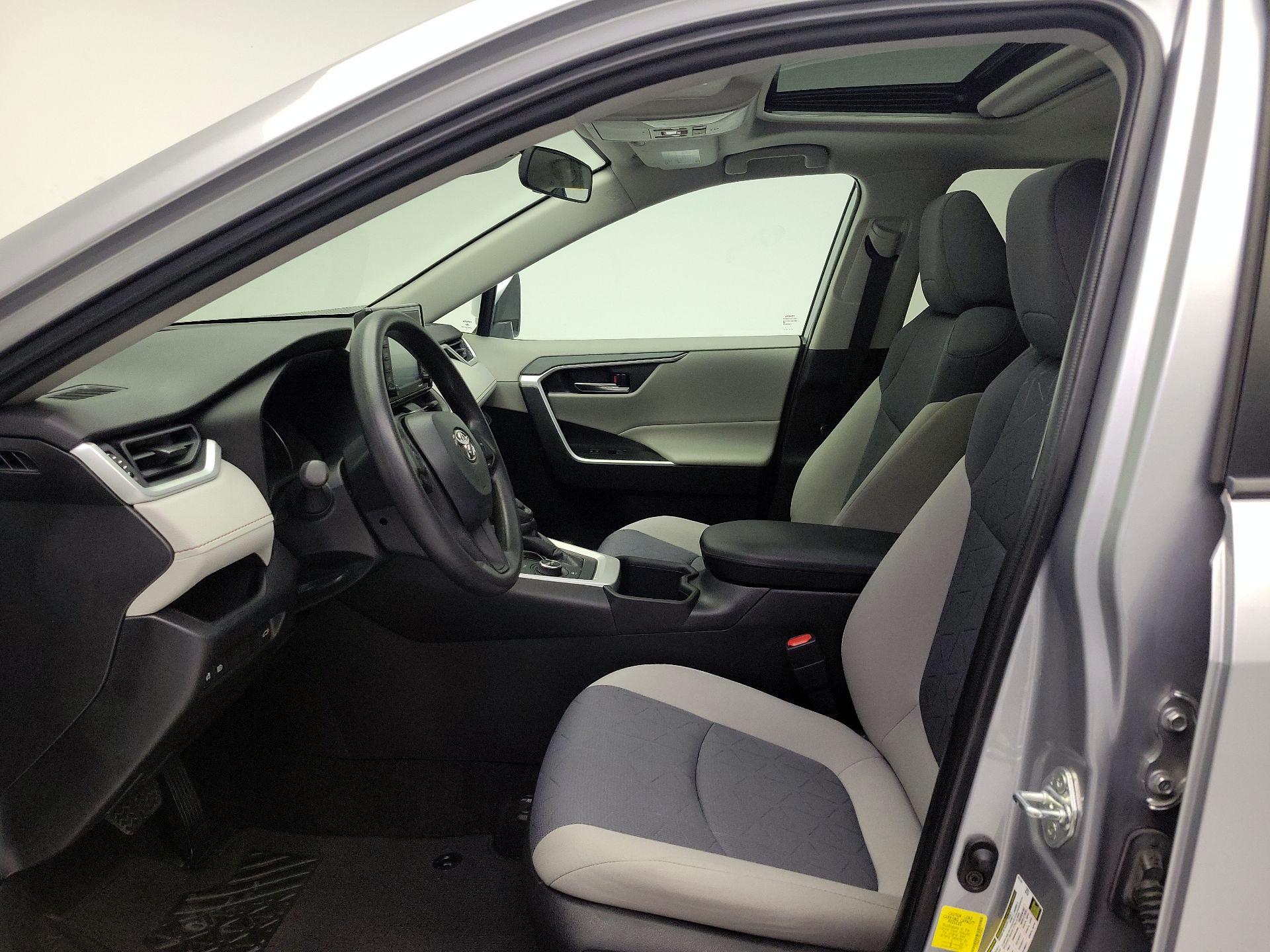 Thumbnail: 2022 Toyota RAV4 - 19