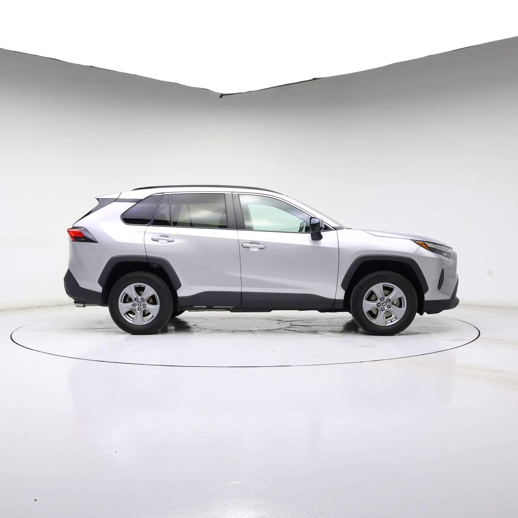 Thumbnail: 2022 Toyota RAV4 - 7