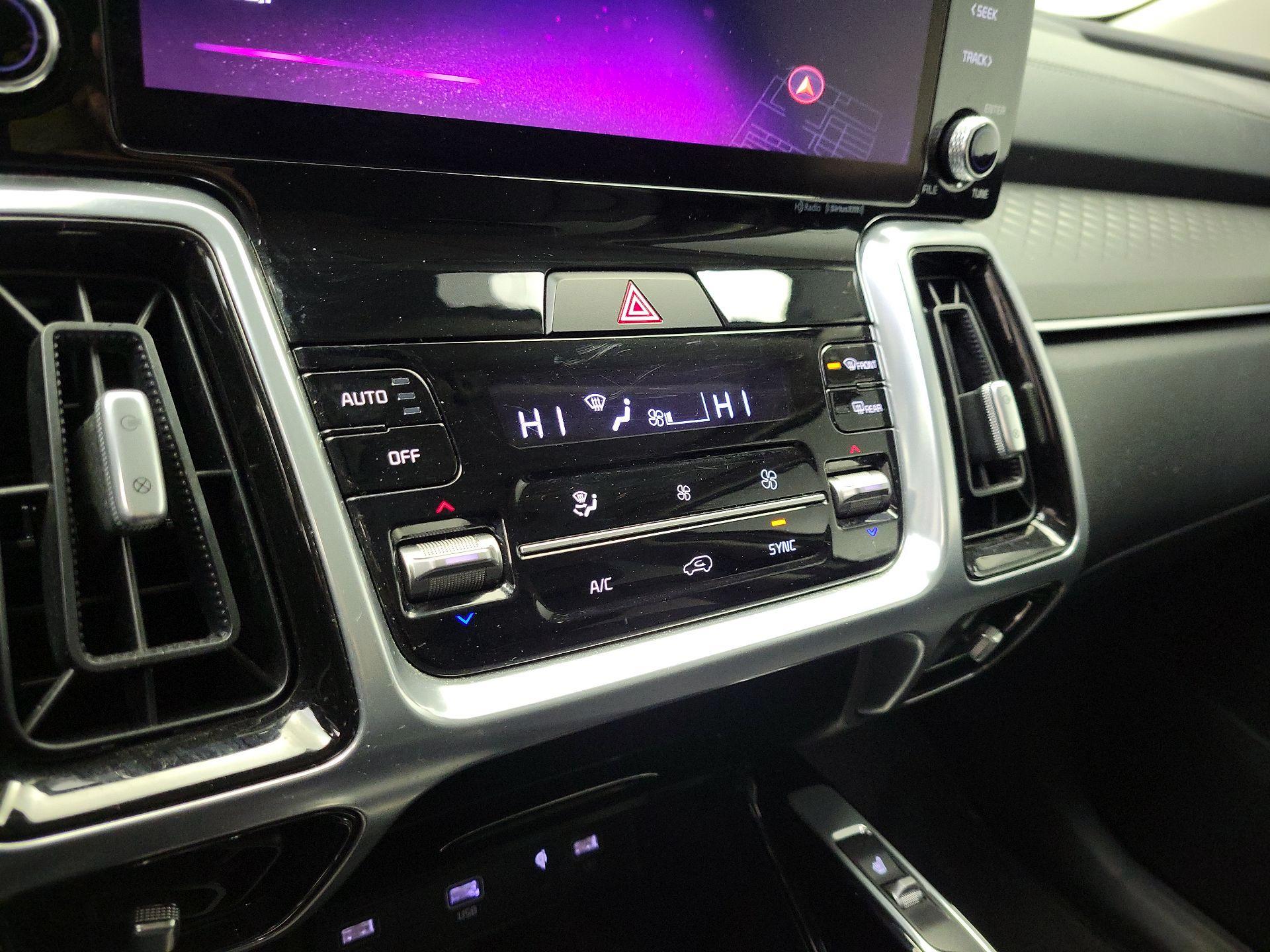 Thumbnail: 2023 Kia Sorento - 16