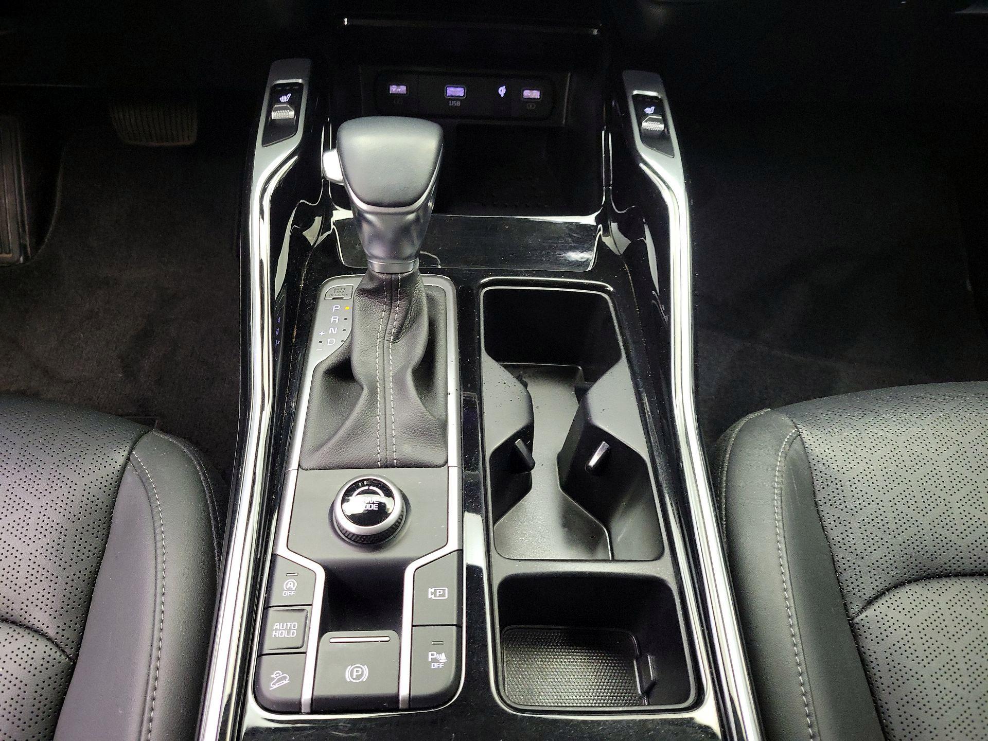 Thumbnail: 2023 Kia Sorento - 17