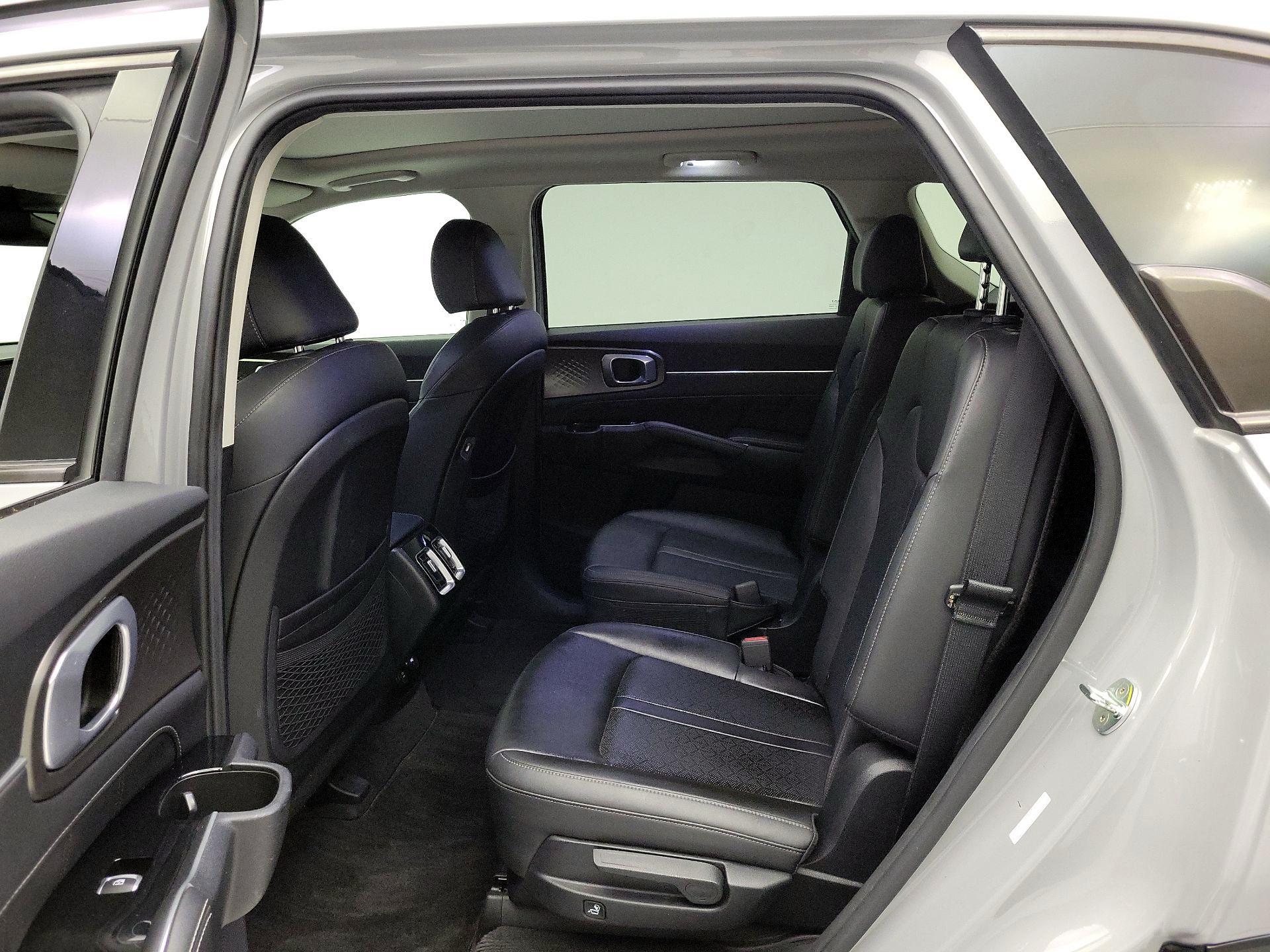 Thumbnail: 2023 Kia Sorento - 20