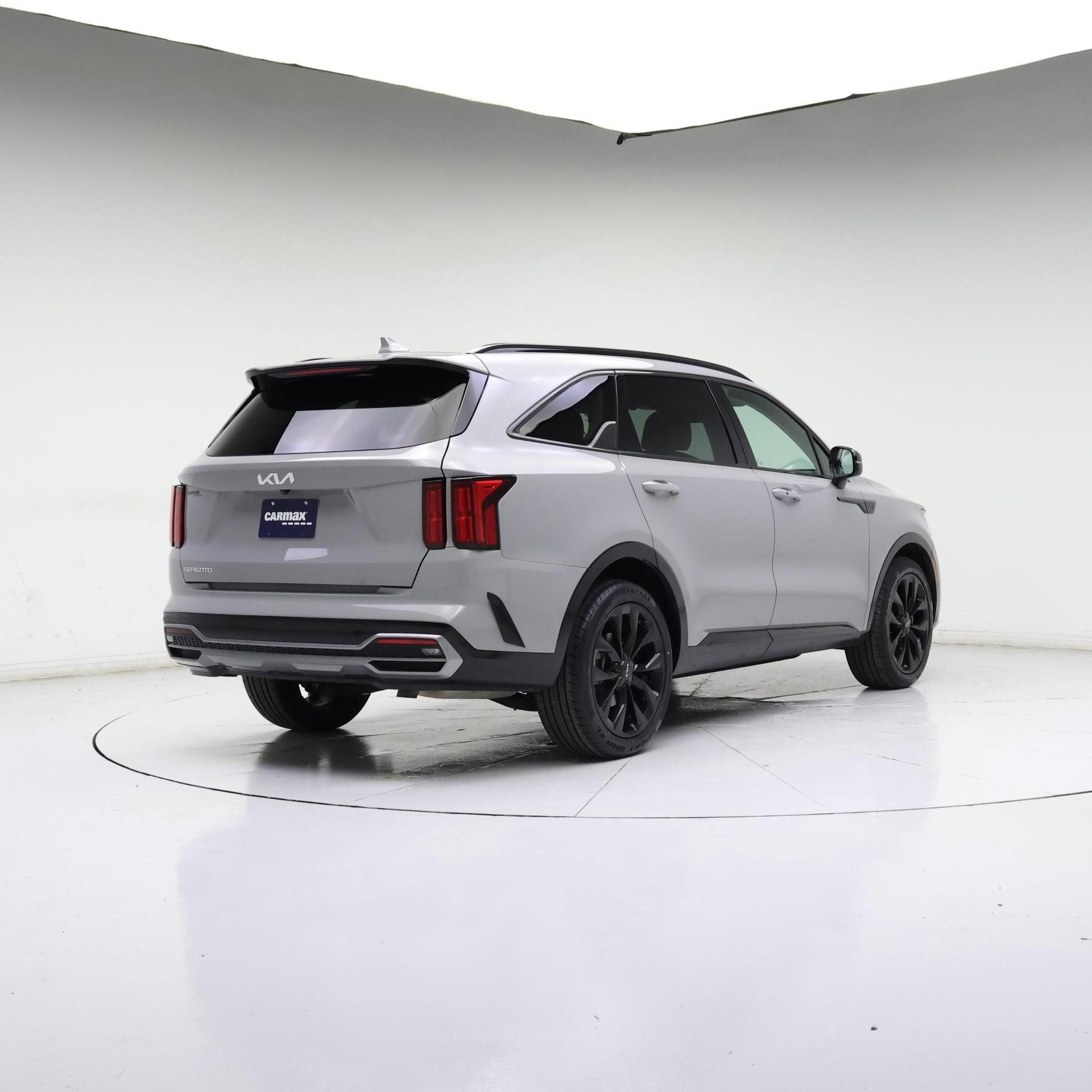 Thumbnail: 2023 Kia Sorento - 8