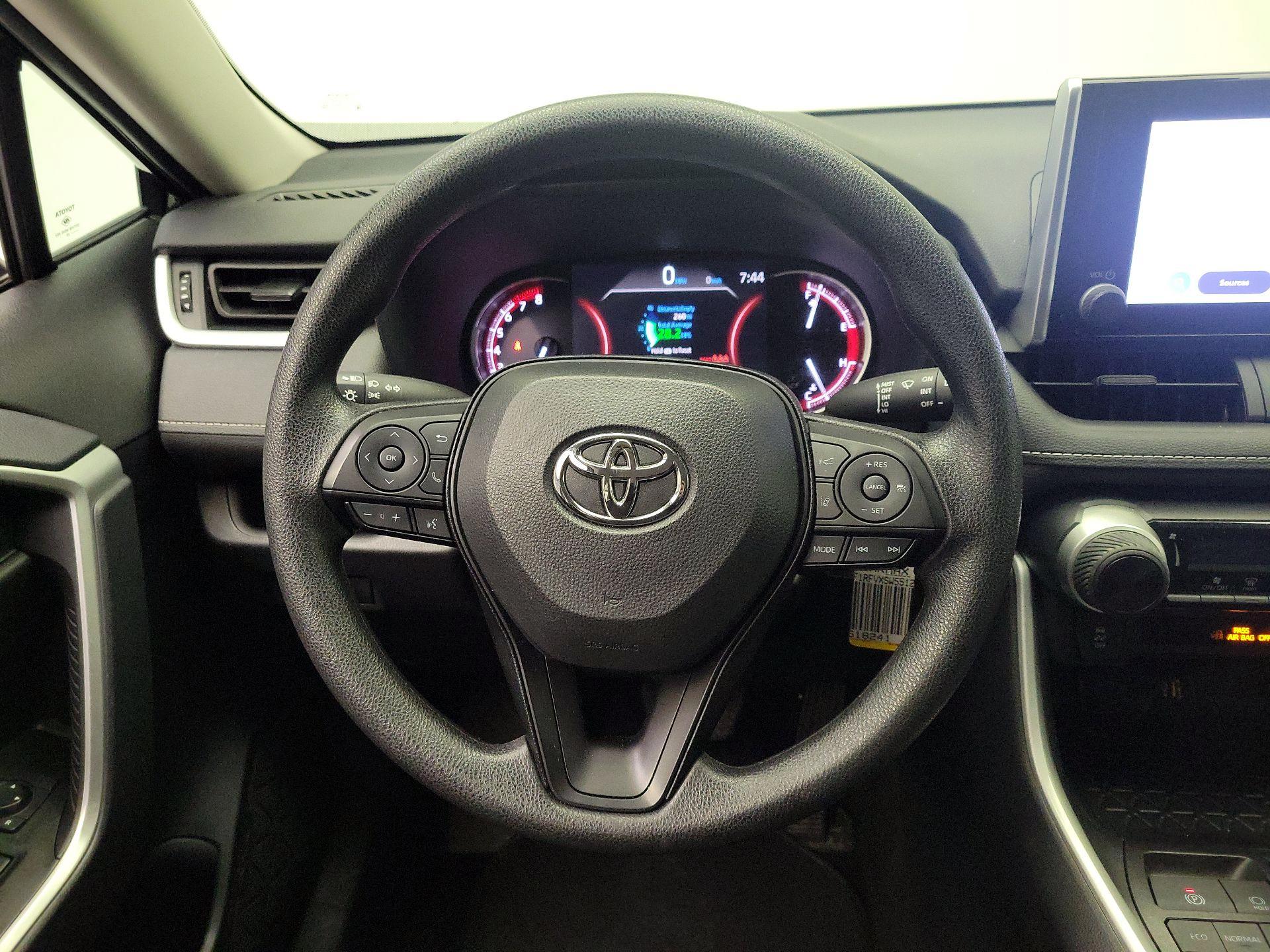 Thumbnail: 2025 Toyota RAV4 - 10