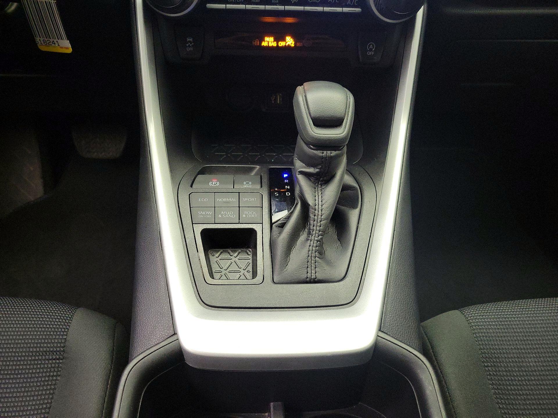 Thumbnail: 2025 Toyota RAV4 - 16