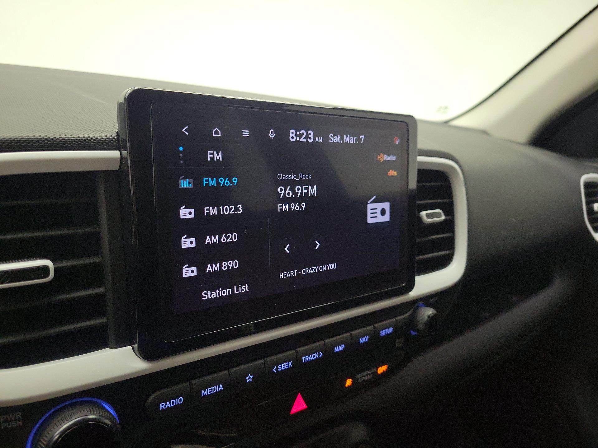 Thumbnail: 2023 Hyundai Venue - 15