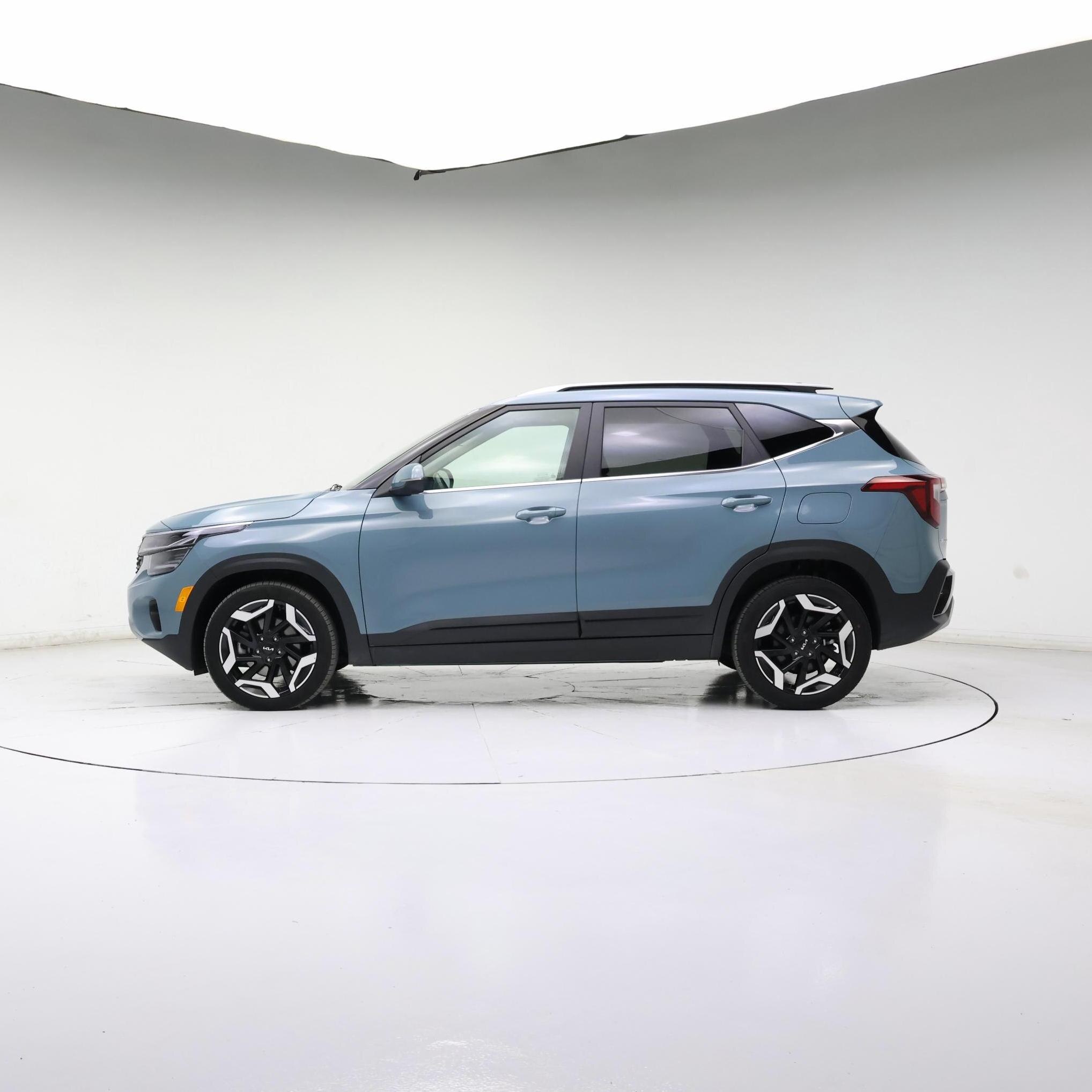 Thumbnail: 2024 Kia Seltos - 3