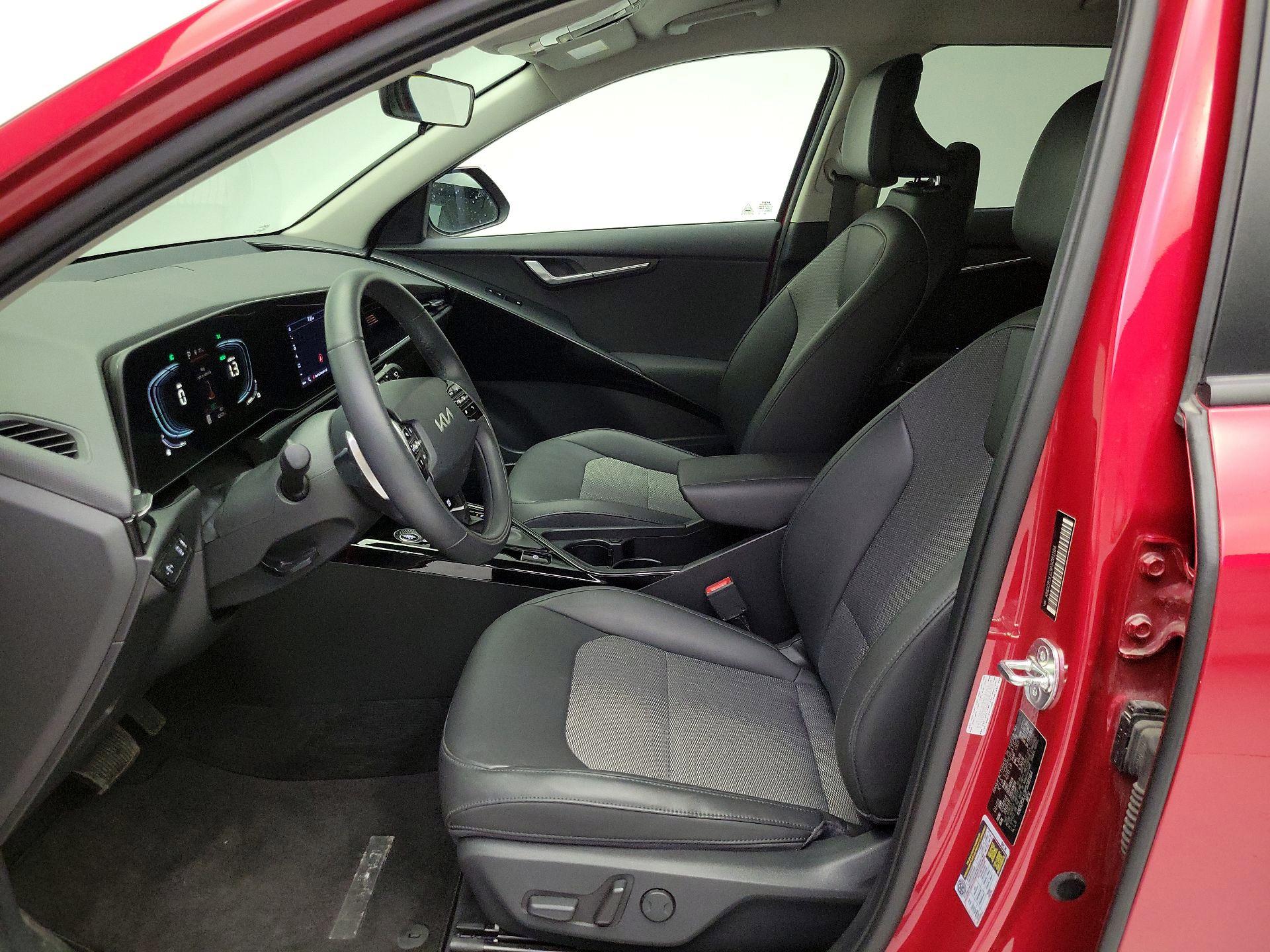 Thumbnail: 2023 Kia Niro - 11