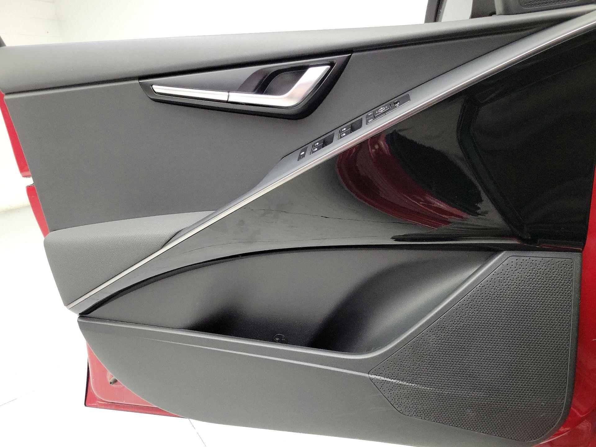 Thumbnail: 2023 Kia Niro - 12