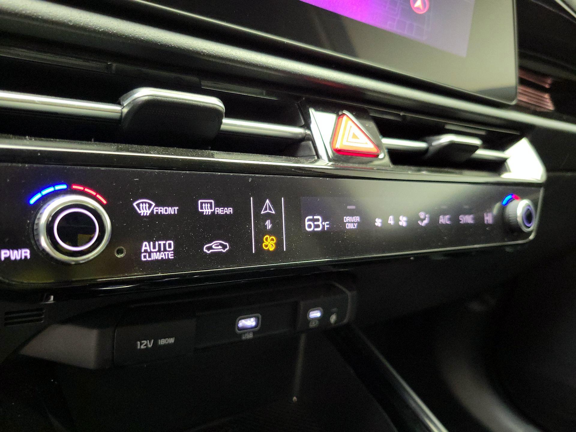 Thumbnail: 2023 Kia Niro - 17