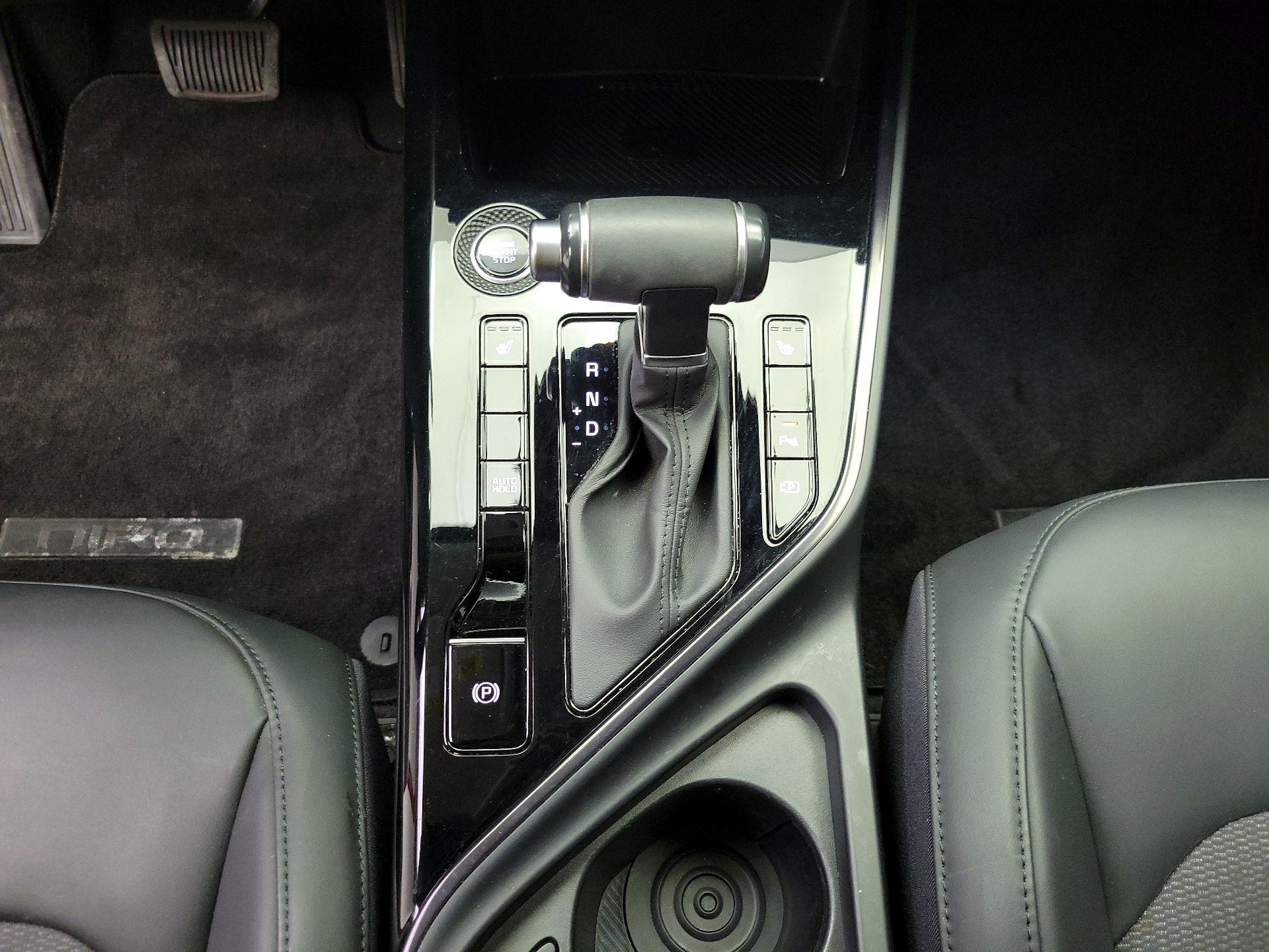 Thumbnail: 2023 Kia Niro - 18