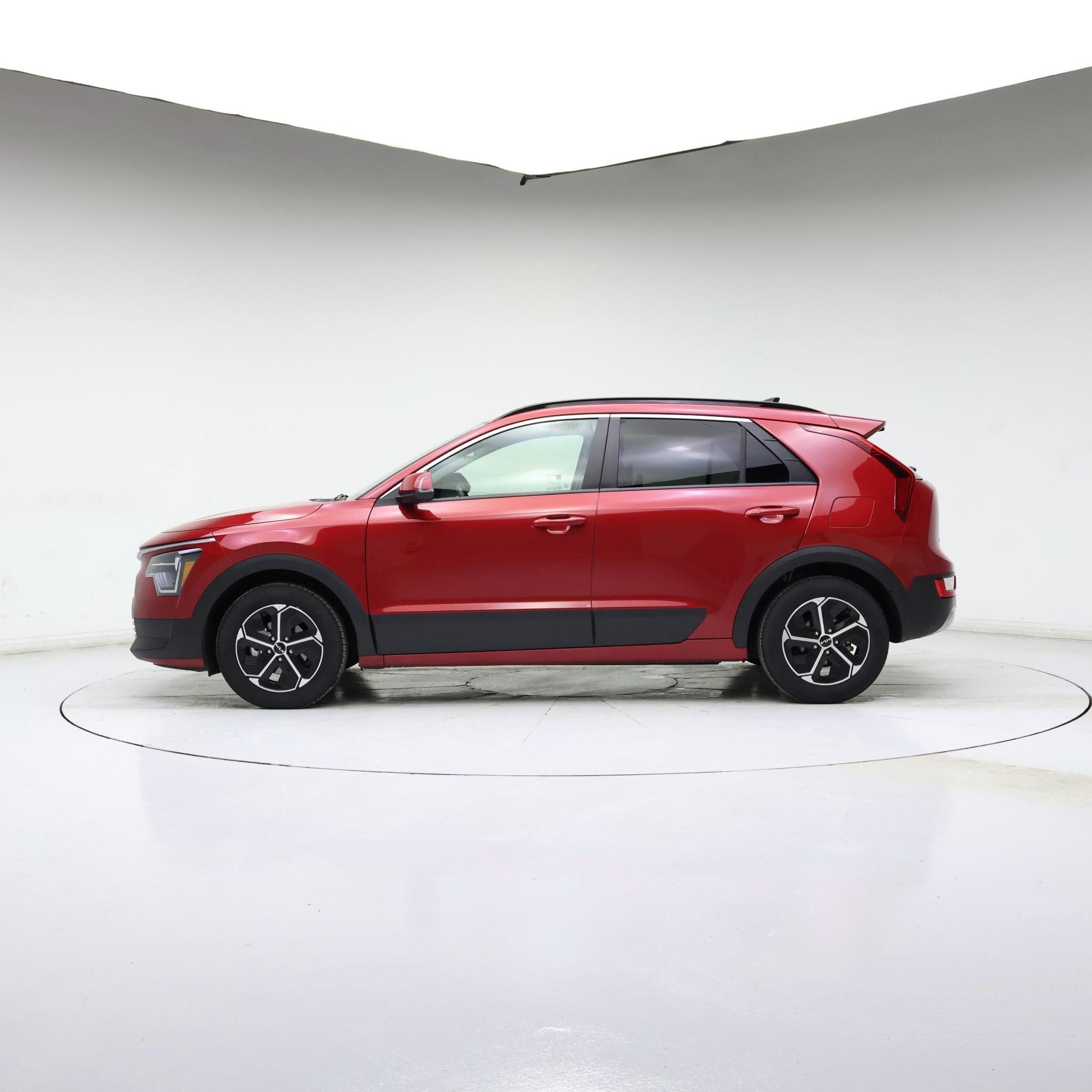 Thumbnail: 2023 Kia Niro - 3
