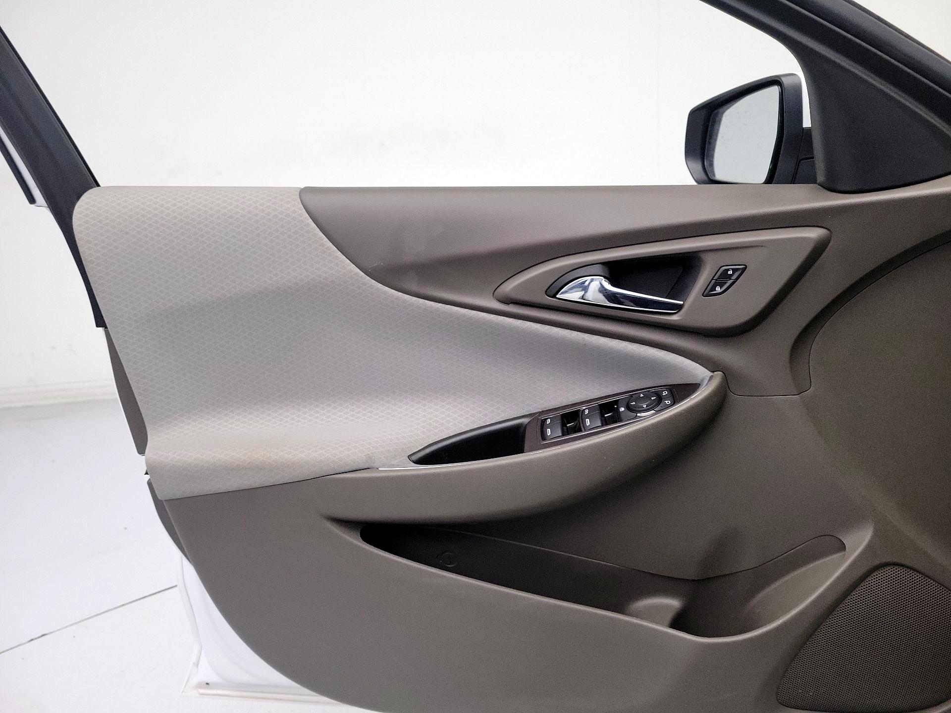 Thumbnail: 2020 Chevrolet Malibu - 12