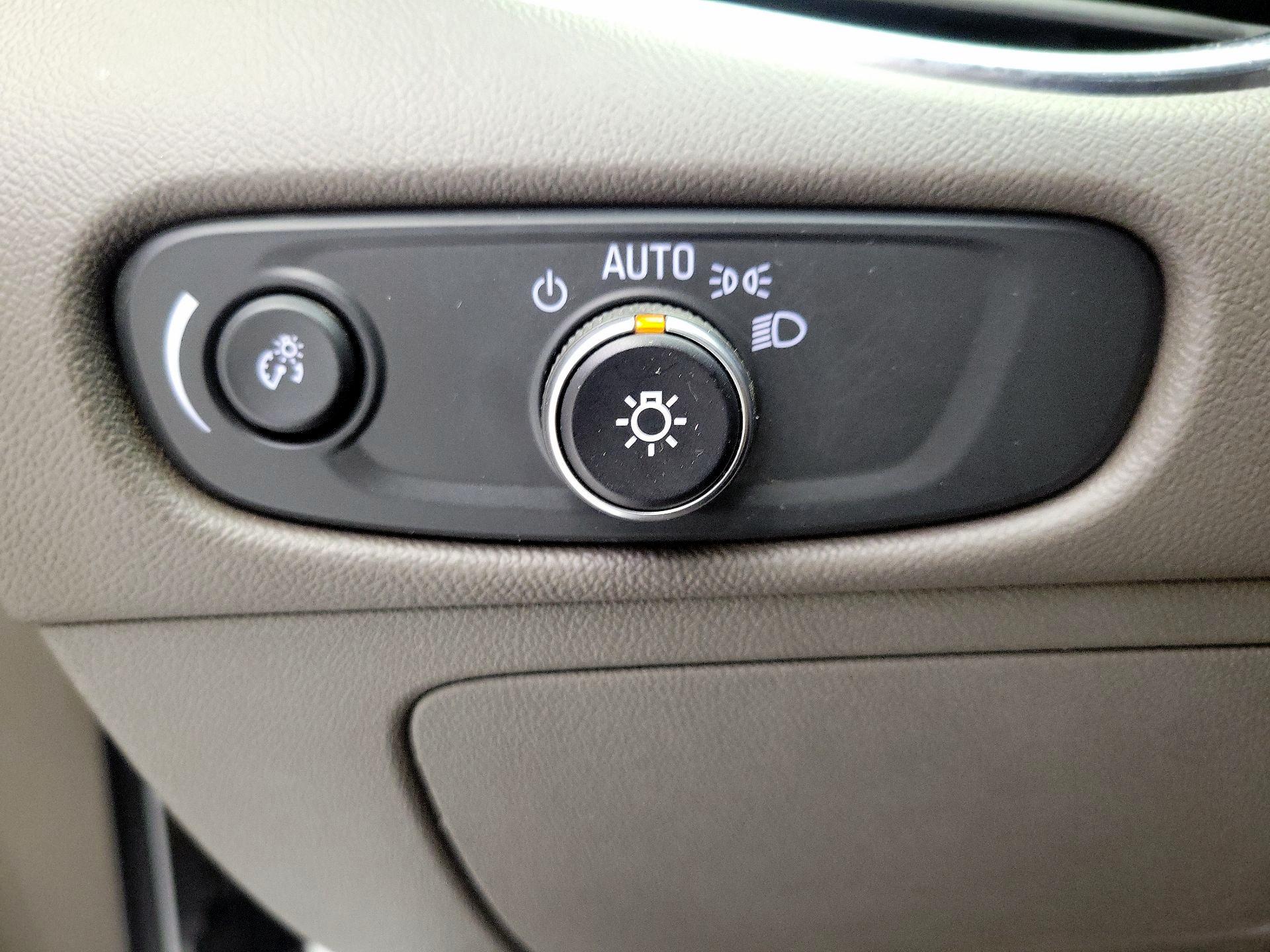 Thumbnail: 2020 Chevrolet Malibu - 13