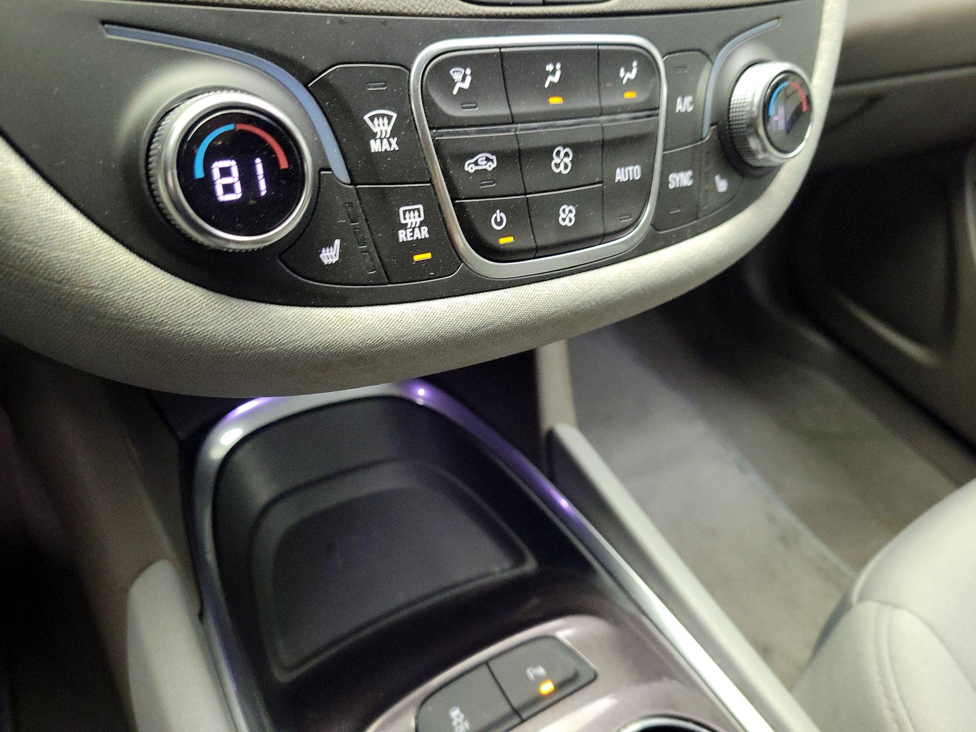 Thumbnail: 2020 Chevrolet Malibu - 16