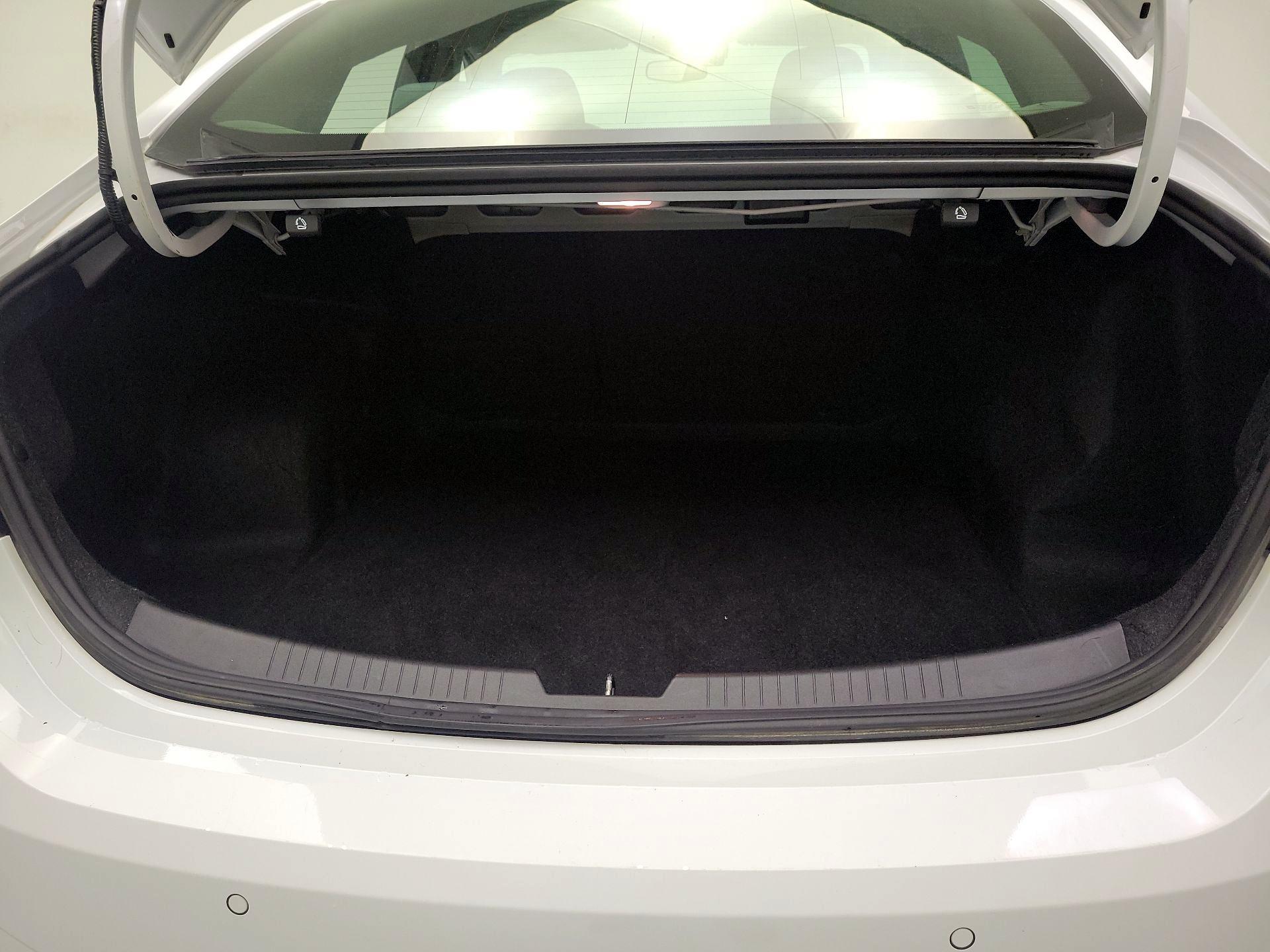 Thumbnail: 2020 Chevrolet Malibu - 20