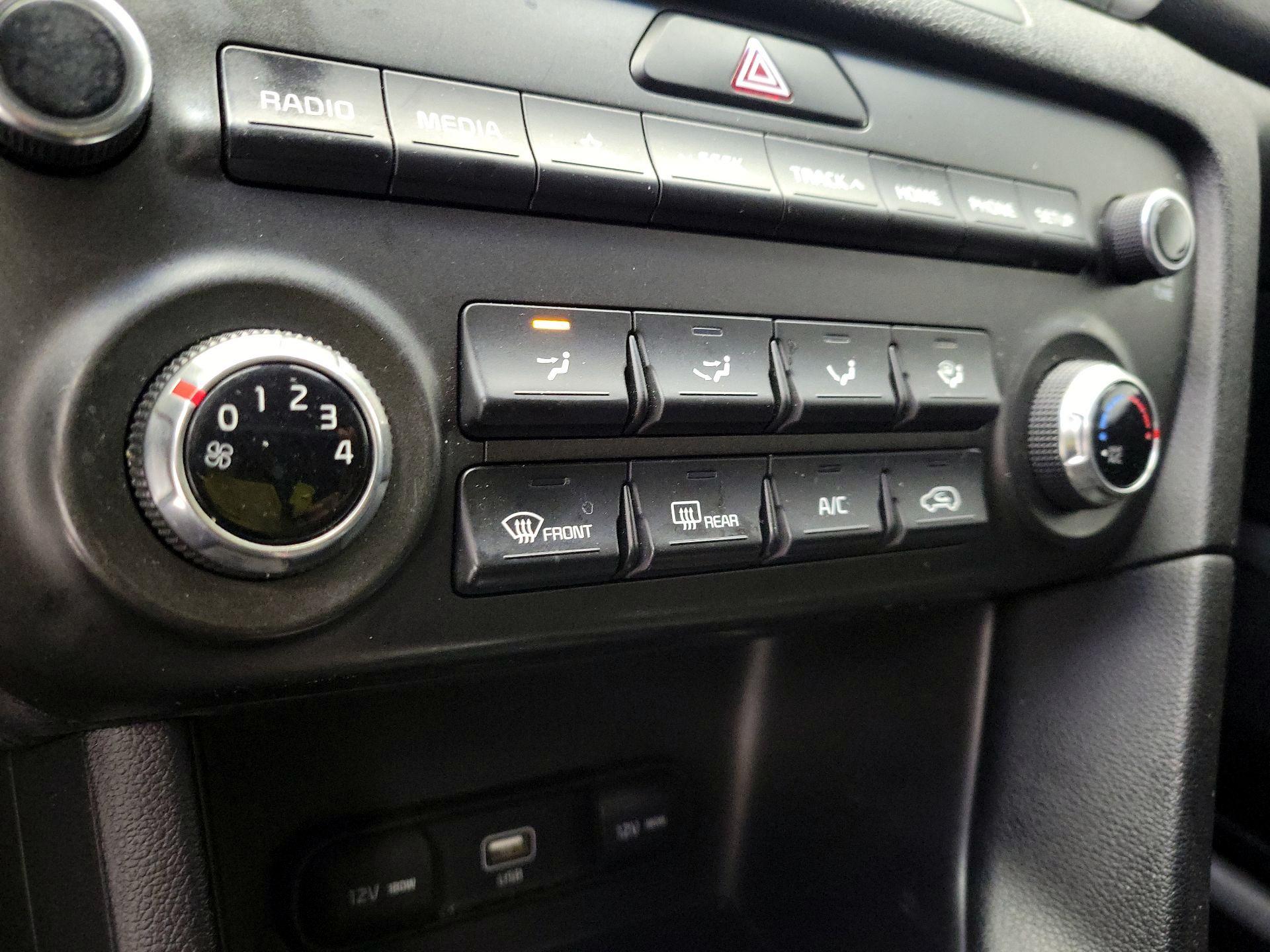 Thumbnail: 2020 Kia Sportage - 16