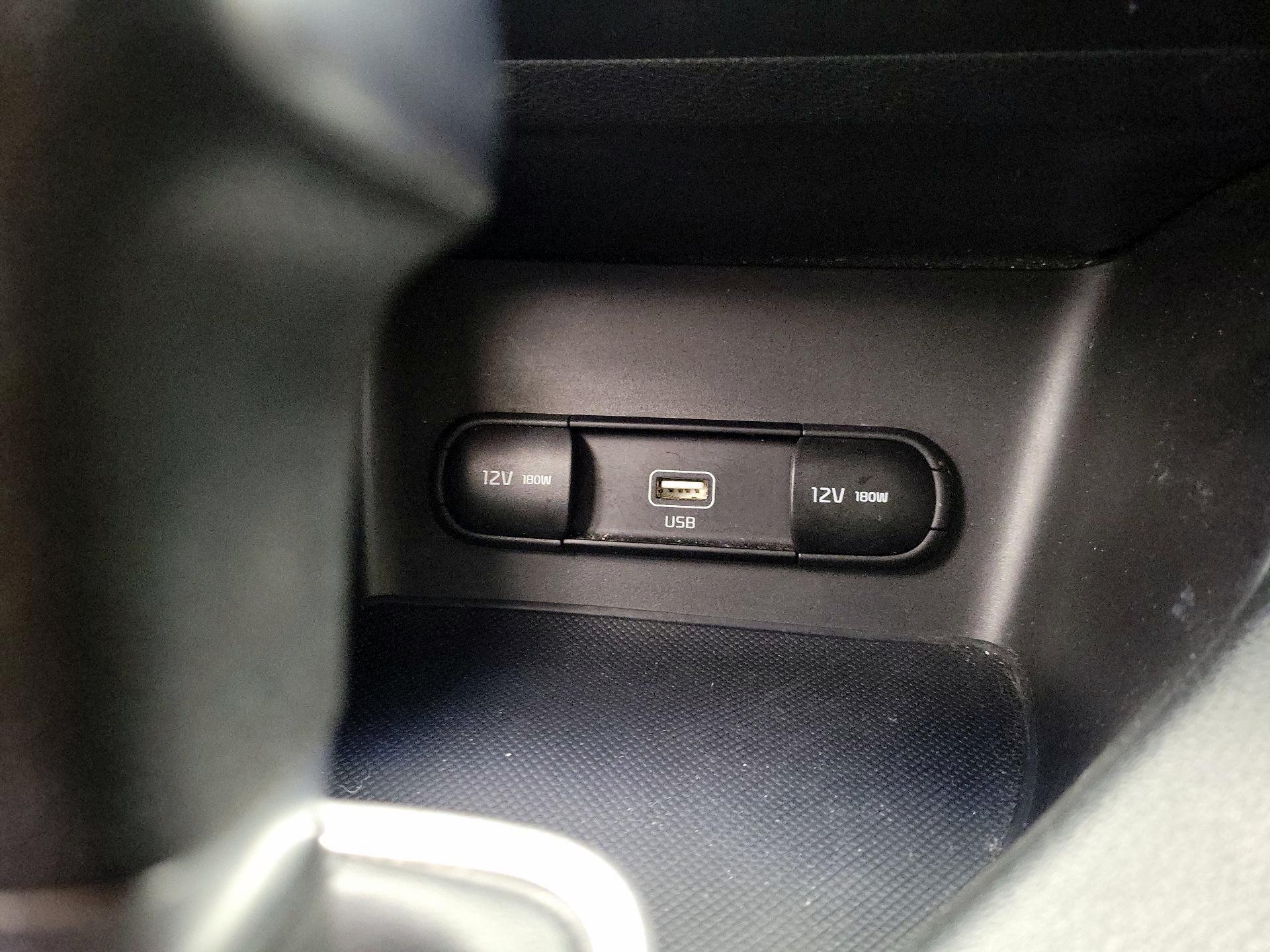 Thumbnail: 2020 Kia Sportage - 18