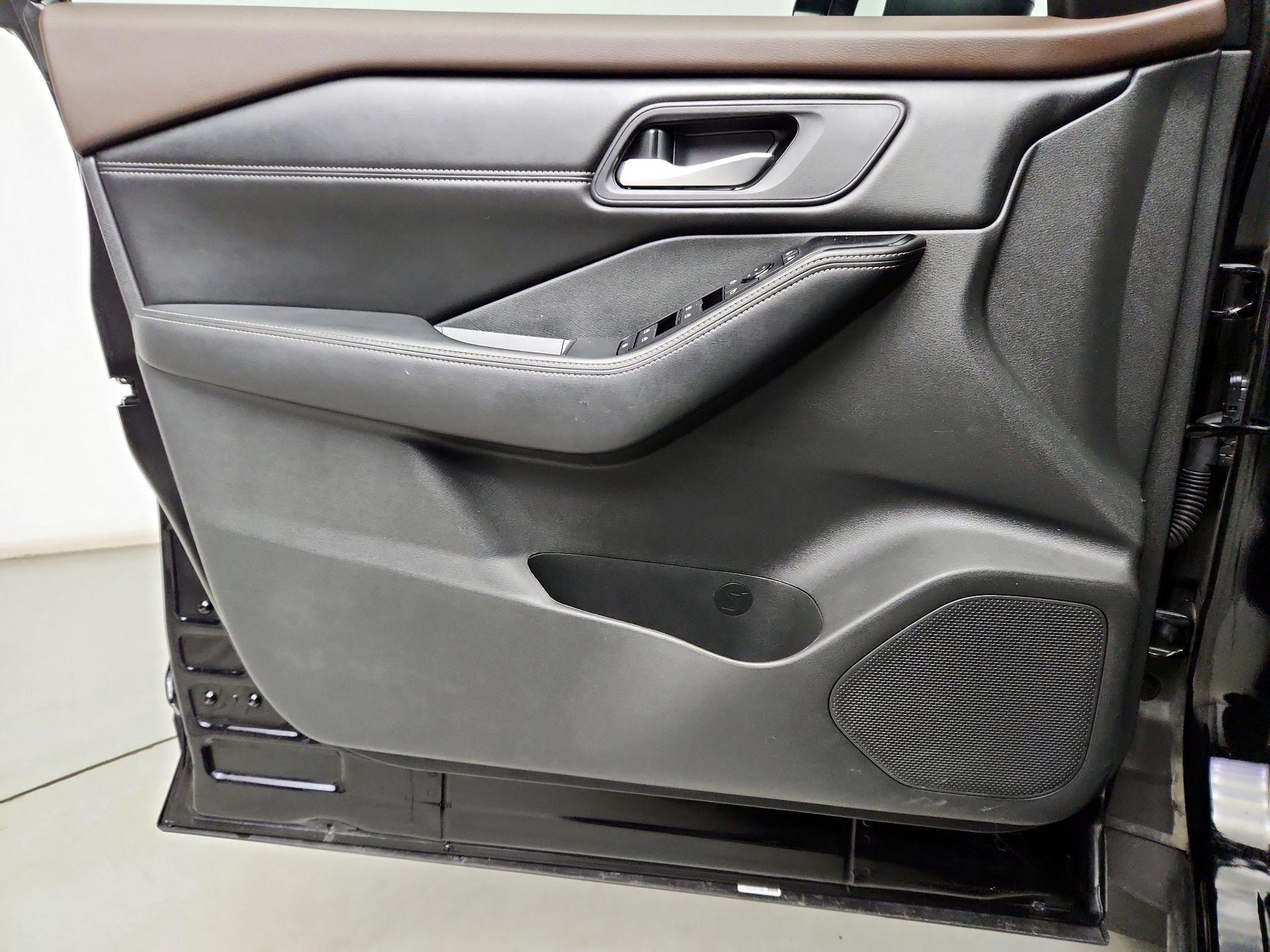 Thumbnail: 2023 Nissan Rogue - 12