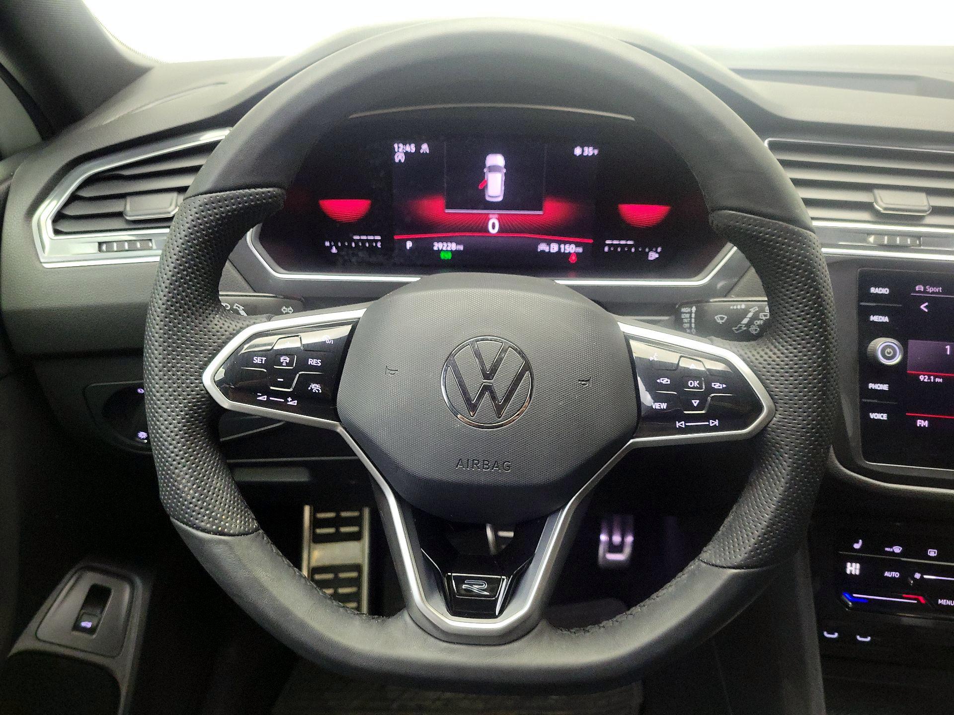 Thumbnail: 2022 Volkswagen Tiguan - 10