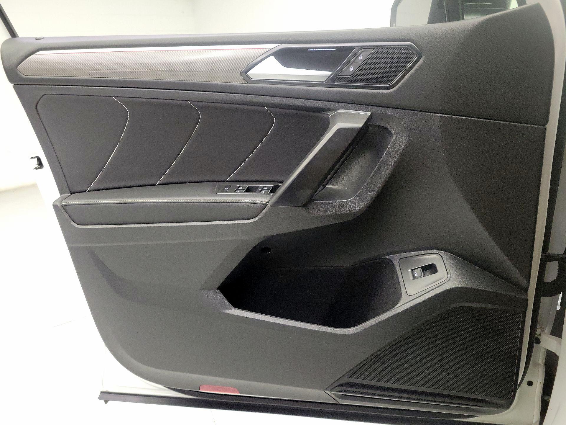 Thumbnail: 2022 Volkswagen Tiguan - 12