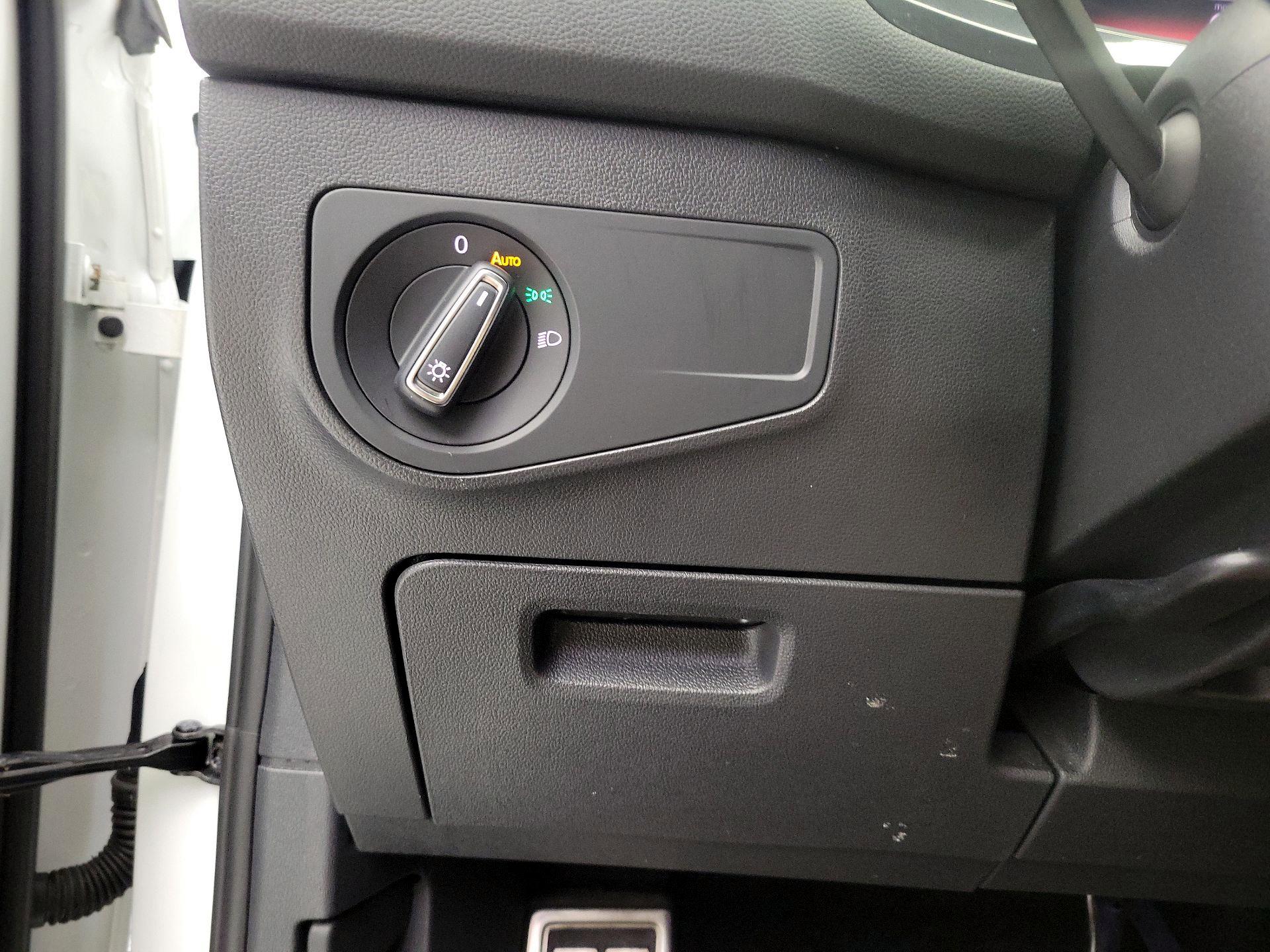 Thumbnail: 2022 Volkswagen Tiguan - 13