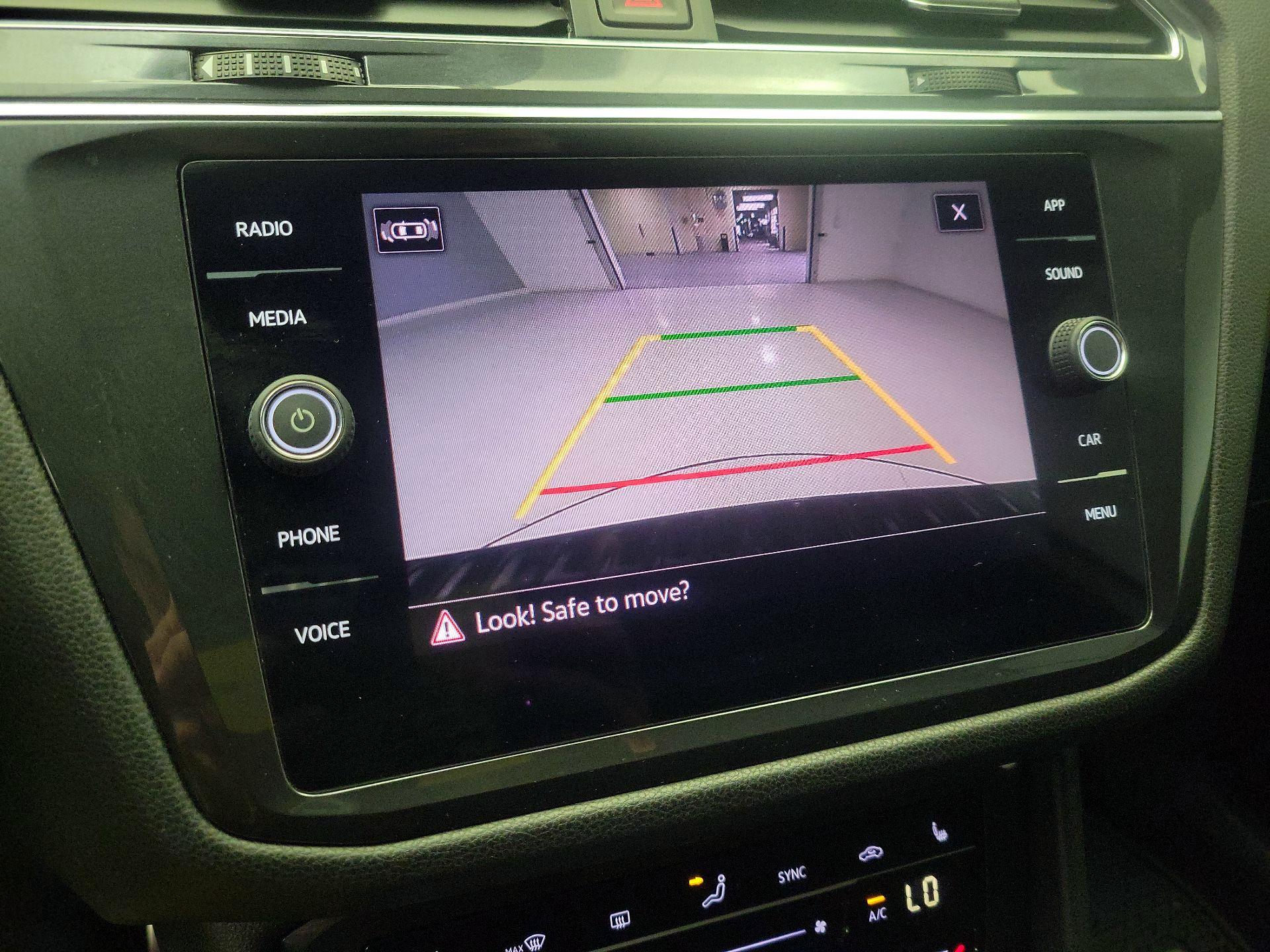 Thumbnail: 2022 Volkswagen Tiguan - 14